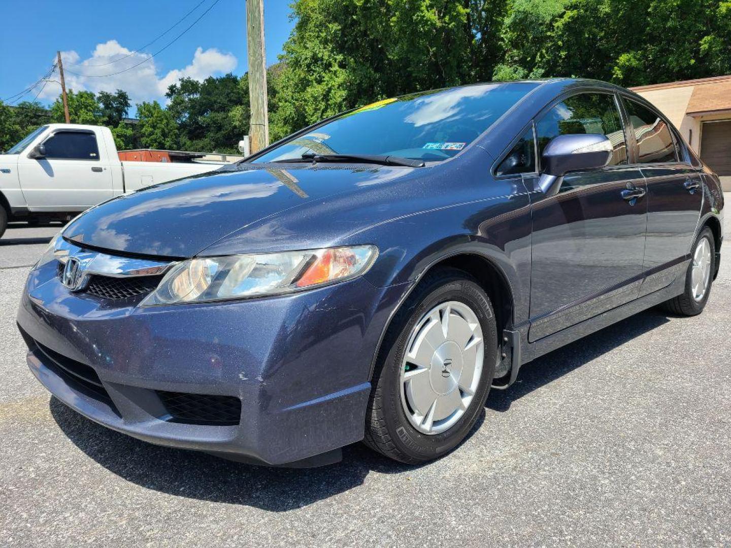 2010 GRAY HONDA CIVIC HYBRID (JHMFA3F2XAS) with an 1.3L engine, Continuously Variable transmission, located at 117 North Cameron Street, Harrisburg, PA, 17101, (717) 963-8962, 40.266762, -76.875259 - WE FINANCE!!! Good Credit/ Bad Credit/ No Credit - ALL Trade-Ins Welcomed!!! ***Guaranteed Credit Approval*** APPLY ONLINE or CALL us TODAY ;) Internet Prices and Marketplace Prices are SPECIAL discounted ***CASH DEALS*** Retail Prices are higher. Please call us to discuss your cash and finan - Photo#0