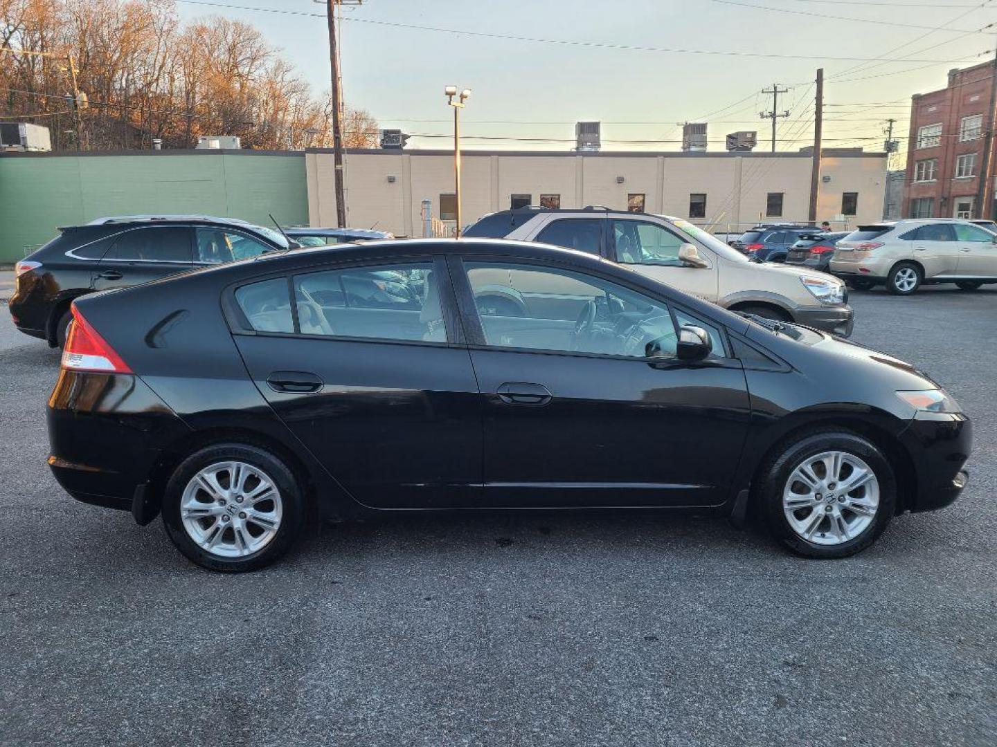 2010 BLACK HONDA INSIGHT EX (JHMZE2H73AS) with an 1.3L engine, Continuously Variable transmission, located at 7981 Paxton Street, Harrisburg, PA, 17111, (717) 561-2926, 40.261490, -76.749229 - WE FINANCE!!! Good Credit/ Bad Credit/ No Credit - ALL Trade-Ins Welcomed!!! ***Guaranteed Credit Approval*** APPLY ONLINE or CALL us TODAY ;) Internet Prices and Marketplace Prices are SPECIAL discounted ***CASH DEALS*** Retail Prices are higher. Please call us to discuss your cash and finan - Photo#5