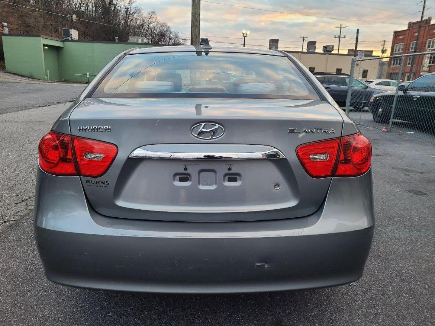 2010 GRAY HYUNDAI ELANTRA GLS (KMHDU4AD2AU) with an 2.0L engine, Automatic transmission, located at 117 North Cameron Street, Harrisburg, PA, 17101, (717) 963-8962, 40.266762, -76.875259 - WE FINANCE!!! Good Credit/ Bad Credit/ No Credit - ALL Trade-Ins Welcomed!!! ***Guaranteed Credit Approval*** APPLY ONLINE or CALL us TODAY ;) Internet Prices and Marketplace Prices are SPECIAL discounted ***CASH DEALS*** Retail Prices are higher. Please call us to discuss your cash and finan - Photo#3