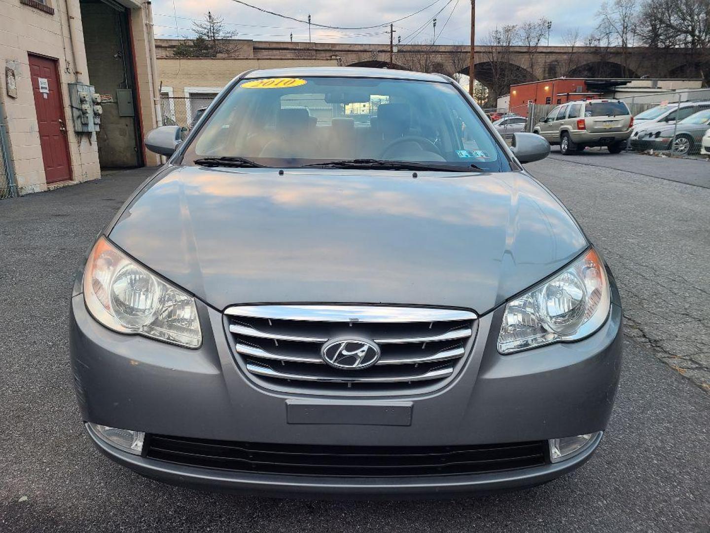 2010 GRAY HYUNDAI ELANTRA GLS (KMHDU4AD2AU) with an 2.0L engine, Automatic transmission, located at 117 North Cameron Street, Harrisburg, PA, 17101, (717) 963-8962, 40.266762, -76.875259 - WE FINANCE!!! Good Credit/ Bad Credit/ No Credit - ALL Trade-Ins Welcomed!!! ***Guaranteed Credit Approval*** APPLY ONLINE or CALL us TODAY ;) Internet Prices and Marketplace Prices are SPECIAL discounted ***CASH DEALS*** Retail Prices are higher. Please call us to discuss your cash and finan - Photo#7