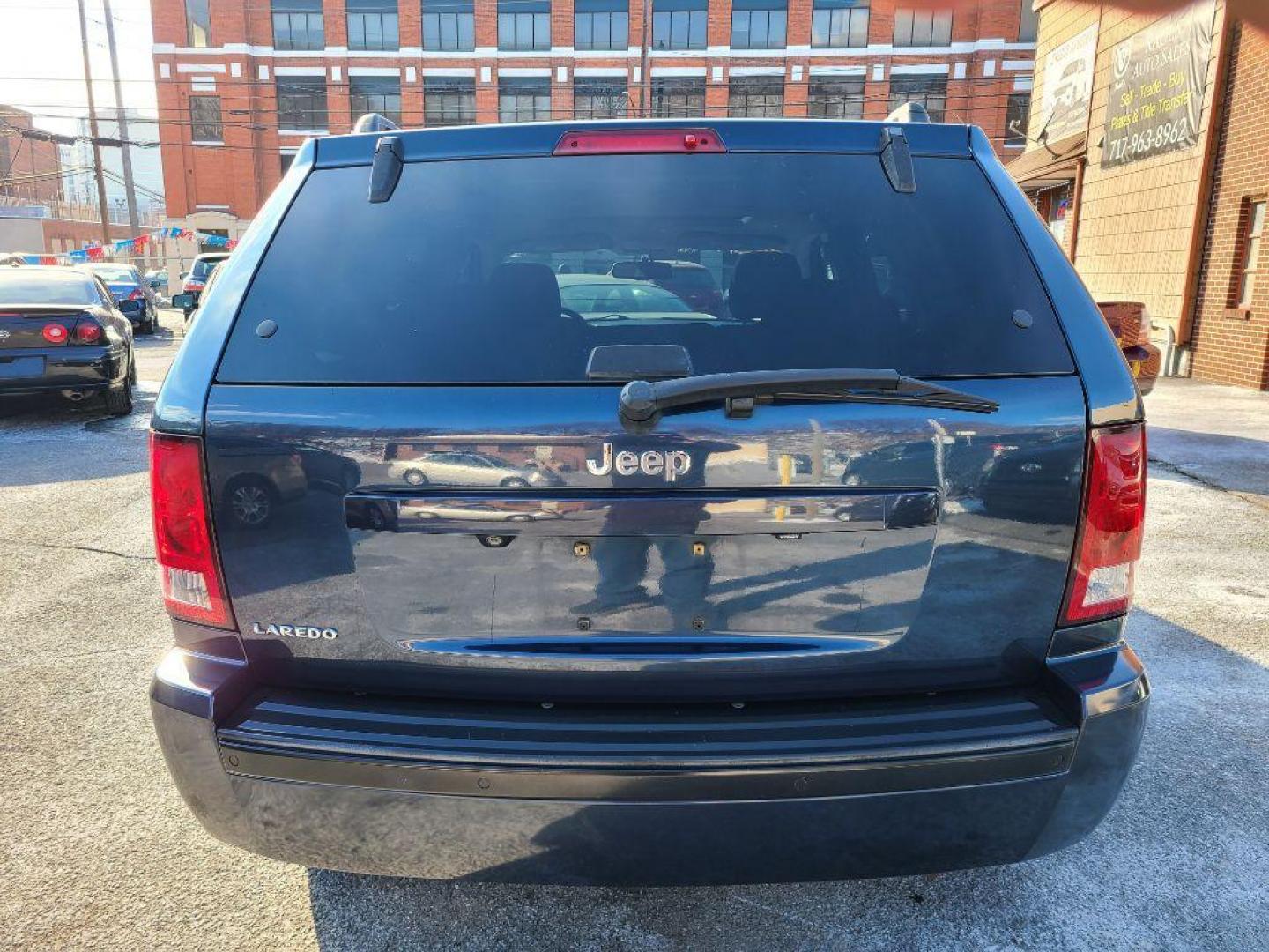 2010 BLUE JEEP GRAND CHEROKEE LAREDO (1J4PS4GK8AC) with an 3.7L engine, Automatic transmission, located at 117 North Cameron Street, Harrisburg, PA, 17101, (717) 963-8962, 40.266762, -76.875259 - WE FINANCE!!! Good Credit/ Bad Credit/ No Credit - ALL Trade-Ins Welcomed!!! ***Guaranteed Credit Approval*** APPLY ONLINE or CALL us TODAY ;) Internet Prices and Marketplace Prices are SPECIAL discounted ***CASH DEALS*** Retail Prices are higher. Please call us to discuss your cash and finan - Photo#3