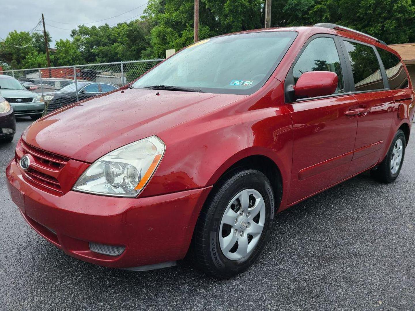 2010 RED KIA SEDONA LX (KNDMG4C32A6) with an 3.8L engine, 5-Speed Manual transmission, located at 117 North Cameron Street, Harrisburg, PA, 17101, (717) 963-8962, 40.266762, -76.875259 - WE FINANCE!!! Good Credit/ Bad Credit/ No Credit - ALL Trade-Ins Welcomed!!! ***Guaranteed Credit Approval*** APPLY ONLINE or CALL us TODAY ;) Internet Prices and Marketplace Prices are SPECIAL discounted ***CASH DEALS*** Retail Prices are higher. Please call us to discuss your cash and finan - Photo#0