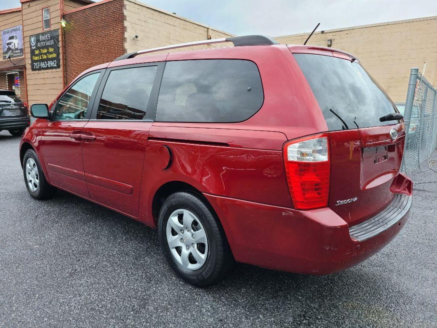 2010 RED KIA SEDONA LX (KNDMG4C32A6) with an 3.8L engine, 5-Speed Manual transmission, located at 117 North Cameron Street, Harrisburg, PA, 17101, (717) 963-8962, 40.266762, -76.875259 - WE FINANCE!!! Good Credit/ Bad Credit/ No Credit - ALL Trade-Ins Welcomed!!! ***Guaranteed Credit Approval*** APPLY ONLINE or CALL us TODAY ;) Internet Prices and Marketplace Prices are SPECIAL discounted ***CASH DEALS*** Retail Prices are higher. Please call us to discuss your cash and finan - Photo#2