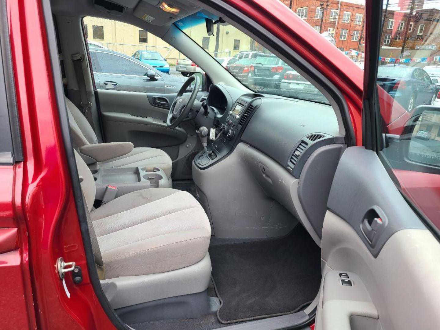 2010 RED KIA SEDONA LX (KNDMG4C32A6) with an 3.8L engine, 5-Speed Manual transmission, located at 117 North Cameron Street, Harrisburg, PA, 17101, (717) 963-8962, 40.266762, -76.875259 - WE FINANCE!!! Good Credit/ Bad Credit/ No Credit - ALL Trade-Ins Welcomed!!! ***Guaranteed Credit Approval*** APPLY ONLINE or CALL us TODAY ;) Internet Prices and Marketplace Prices are SPECIAL discounted ***CASH DEALS*** Retail Prices are higher. Please call us to discuss your cash and finan - Photo#8