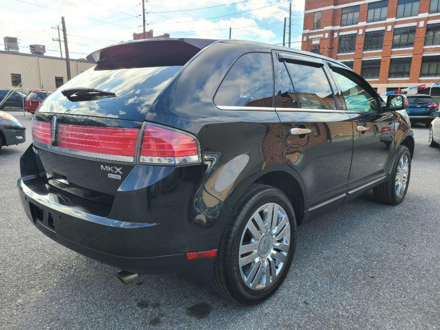 2010 BLACK LINCOLN MKX AWD (2LMDJ8JC2AB) with an 3.5L engine, Automatic transmission, located at 117 North Cameron Street, Harrisburg, PA, 17101, (717) 963-8962, 40.266762, -76.875259 - WE FINANCE!!! Good Credit/ Bad Credit/ No Credit - ALL Trade-Ins Welcomed!!! ***Guaranteed Credit Approval*** APPLY ONLINE or CALL us TODAY ;) Internet Prices and Marketplace Prices are SPECIAL discounted ***CASH DEALS*** Retail Prices are higher. Please call us to discuss your cash and finan - Photo#4