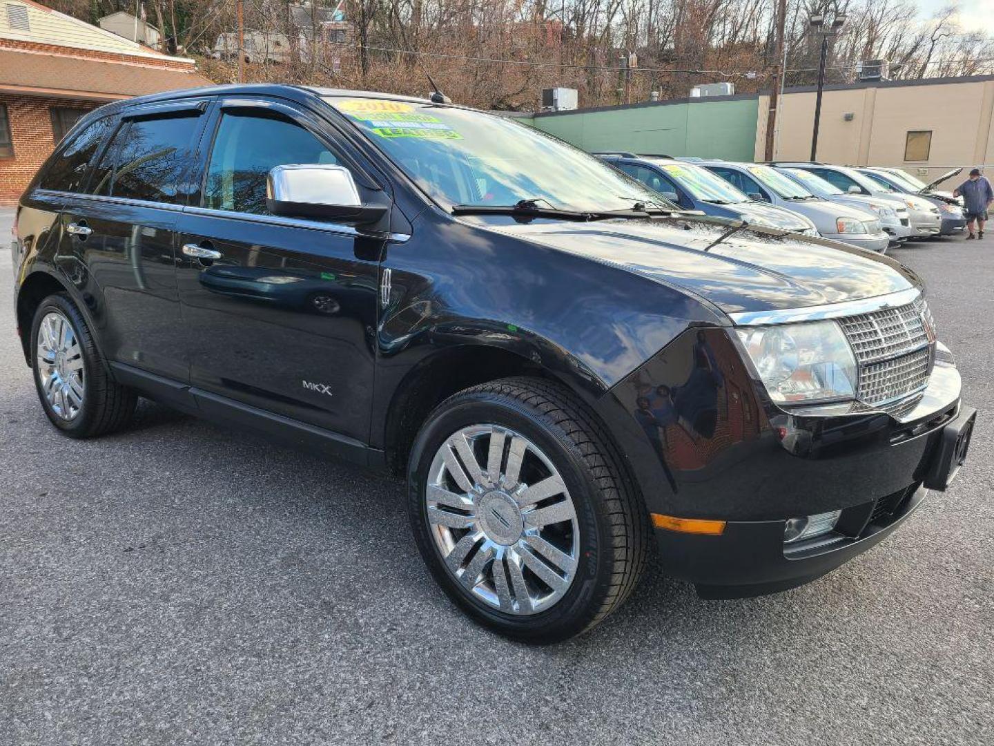 2010 BLACK LINCOLN MKX AWD (2LMDJ8JC2AB) with an 3.5L engine, Automatic transmission, located at 117 North Cameron Street, Harrisburg, PA, 17101, (717) 963-8962, 40.266762, -76.875259 - WE FINANCE!!! Good Credit/ Bad Credit/ No Credit - ALL Trade-Ins Welcomed!!! ***Guaranteed Credit Approval*** APPLY ONLINE or CALL us TODAY ;) Internet Prices and Marketplace Prices are SPECIAL discounted ***CASH DEALS*** Retail Prices are higher. Please call us to discuss your cash and finan - Photo#6