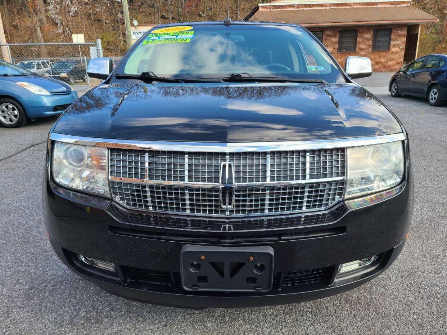 2010 BLACK LINCOLN MKX AWD (2LMDJ8JC2AB) with an 3.5L engine, Automatic transmission, located at 117 North Cameron Street, Harrisburg, PA, 17101, (717) 963-8962, 40.266762, -76.875259 - WE FINANCE!!! Good Credit/ Bad Credit/ No Credit - ALL Trade-Ins Welcomed!!! ***Guaranteed Credit Approval*** APPLY ONLINE or CALL us TODAY ;) Internet Prices and Marketplace Prices are SPECIAL discounted ***CASH DEALS*** Retail Prices are higher. Please call us to discuss your cash and finan - Photo#7