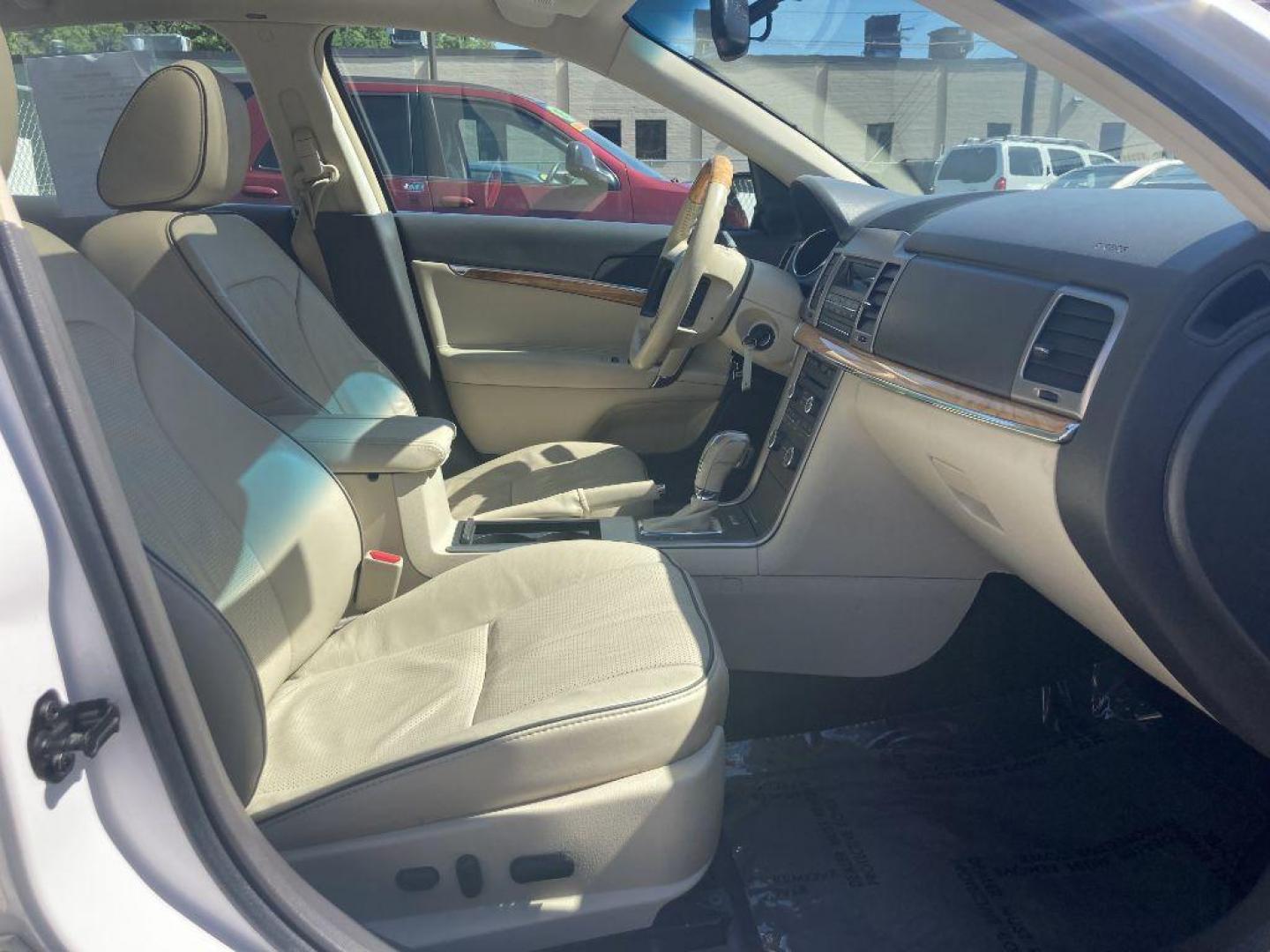 2010 WHITE LINCOLN MKZ SEDAN (3LNHL2GC0AR) with an 3.5L engine, Automatic transmission, located at 117 North Cameron Street, Harrisburg, PA, 17101, (717) 963-8962, 40.266762, -76.875259 - WE FINANCE!!! Good Credit/ Bad Credit/ No Credit - ALL Trade-Ins Welcomed!!! ***Guaranteed Credit Approval*** APPLY ONLINE or CALL us TODAY ;) Internet Prices and Marketplace Prices are SPECIAL discounted ***CASH DEALS*** Retail Prices are higher. Please call us to discuss your cash and finan - Photo#10