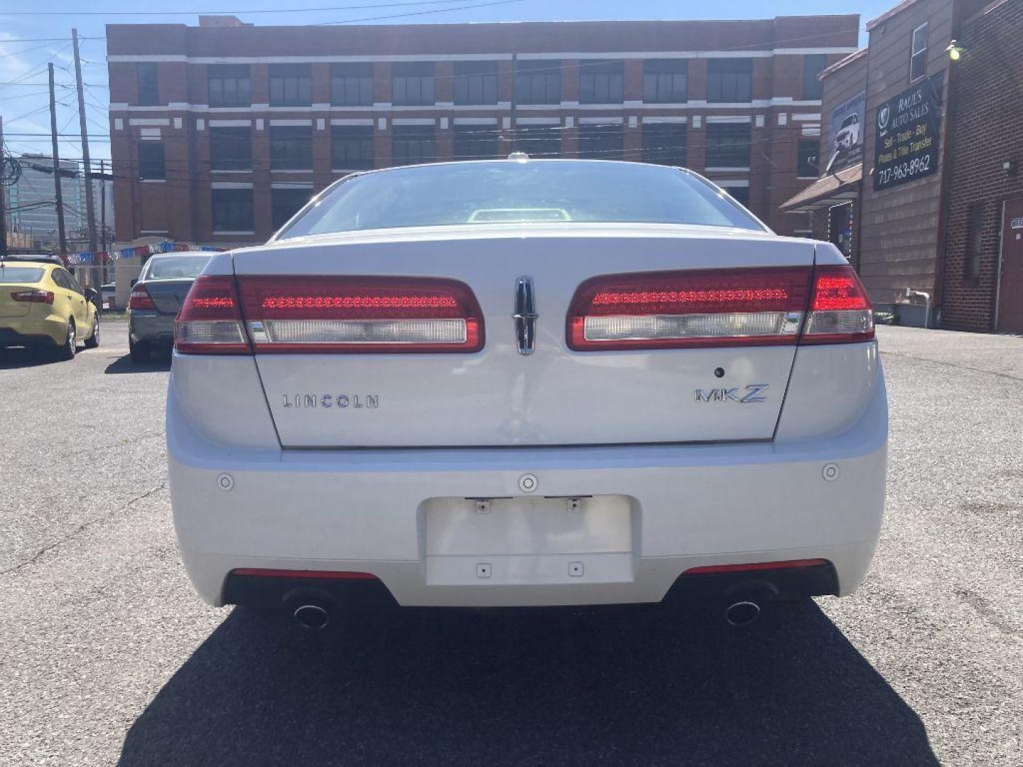 2010 WHITE LINCOLN MKZ SEDAN (3LNHL2GC0AR) with an 3.5L engine, Automatic transmission, located at 117 North Cameron Street, Harrisburg, PA, 17101, (717) 963-8962, 40.266762, -76.875259 - WE FINANCE!!! Good Credit/ Bad Credit/ No Credit - ALL Trade-Ins Welcomed!!! ***Guaranteed Credit Approval*** APPLY ONLINE or CALL us TODAY ;) Internet Prices and Marketplace Prices are SPECIAL discounted ***CASH DEALS*** Retail Prices are higher. Please call us to discuss your cash and finan - Photo#3