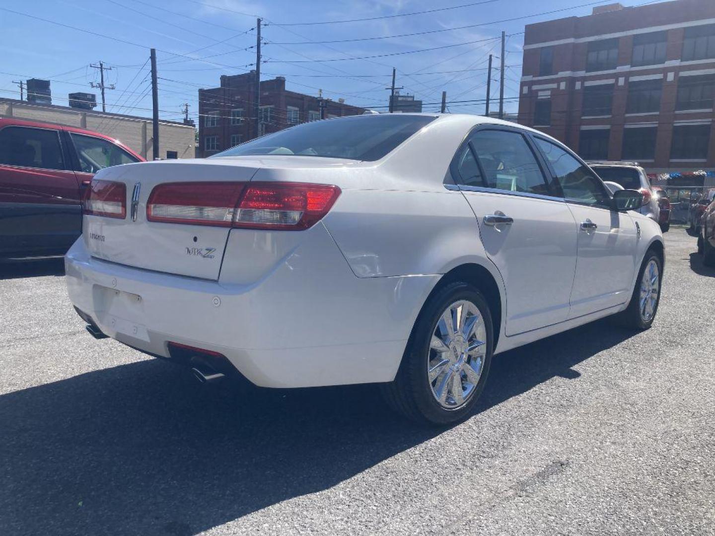 2010 WHITE LINCOLN MKZ SEDAN (3LNHL2GC0AR) with an 3.5L engine, Automatic transmission, located at 117 North Cameron Street, Harrisburg, PA, 17101, (717) 963-8962, 40.266762, -76.875259 - WE FINANCE!!! Good Credit/ Bad Credit/ No Credit - ALL Trade-Ins Welcomed!!! ***Guaranteed Credit Approval*** APPLY ONLINE or CALL us TODAY ;) Internet Prices and Marketplace Prices are SPECIAL discounted ***CASH DEALS*** Retail Prices are higher. Please call us to discuss your cash and finan - Photo#4