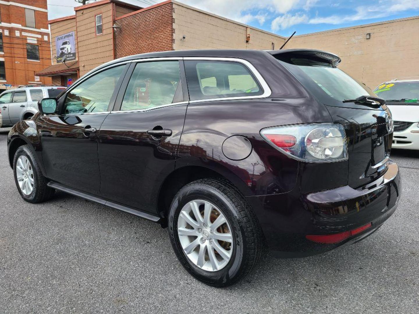 2010 BURGUN MAZDA CX-7 (JM3ER2WM4A0) with an 2.5L engine, Automatic transmission, located at 117 North Cameron Street, Harrisburg, PA, 17101, (717) 963-8962, 40.266762, -76.875259 - WE FINANCE!!! Good Credit/ Bad Credit/ No Credit - ALL Trade-Ins Welcomed!!! ***Guaranteed Credit Approval*** APPLY ONLINE or CALL us TODAY ;) Internet Prices and Marketplace Prices are SPECIAL discounted ***CASH DEALS*** Retail Prices are higher. Please call us to discuss your cash and finan - Photo#2