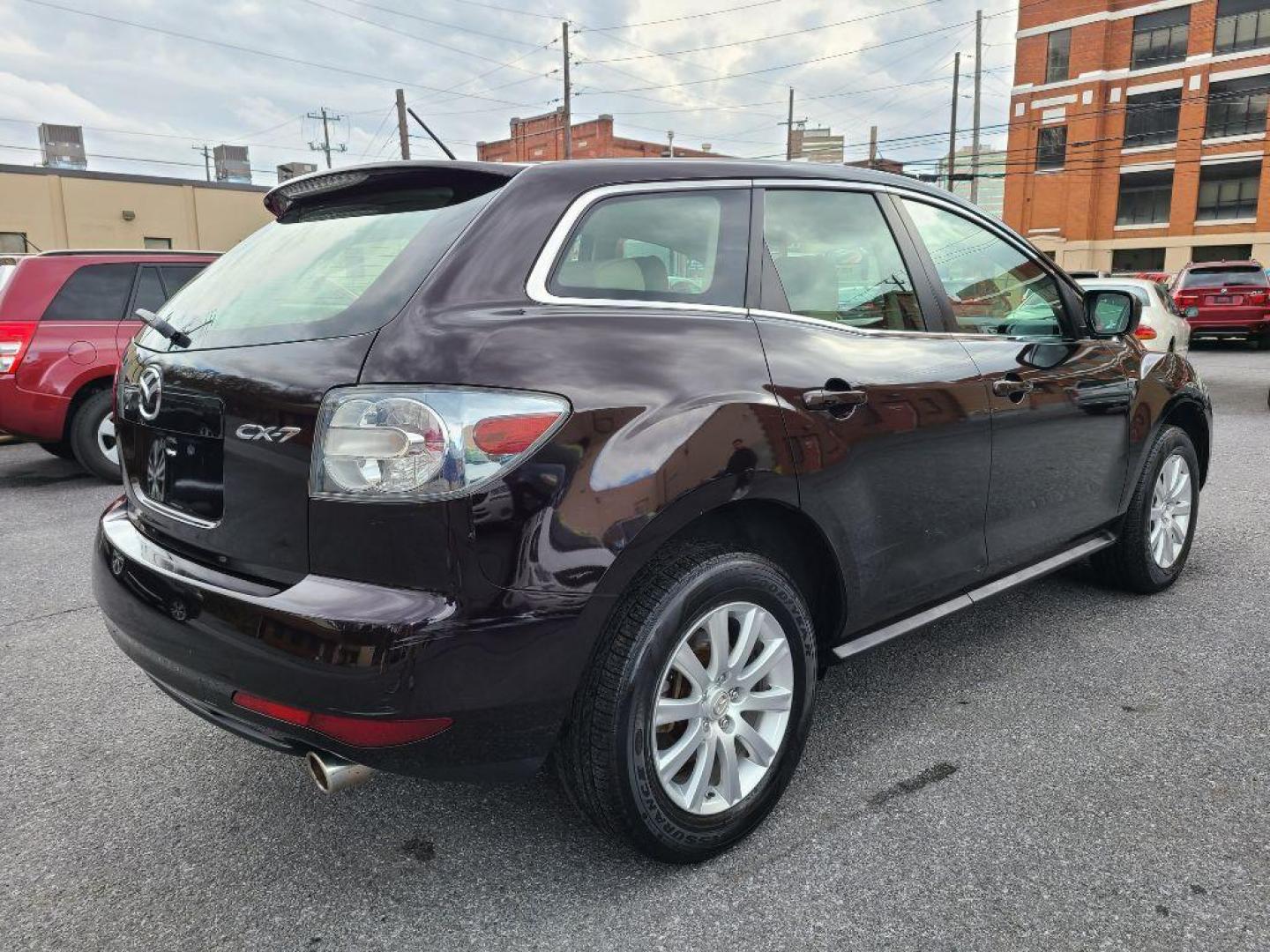 2010 BURGUN MAZDA CX-7 (JM3ER2WM4A0) with an 2.5L engine, Automatic transmission, located at 117 North Cameron Street, Harrisburg, PA, 17101, (717) 963-8962, 40.266762, -76.875259 - WE FINANCE!!! Good Credit/ Bad Credit/ No Credit - ALL Trade-Ins Welcomed!!! ***Guaranteed Credit Approval*** APPLY ONLINE or CALL us TODAY ;) Internet Prices and Marketplace Prices are SPECIAL discounted ***CASH DEALS*** Retail Prices are higher. Please call us to discuss your cash and finan - Photo#4