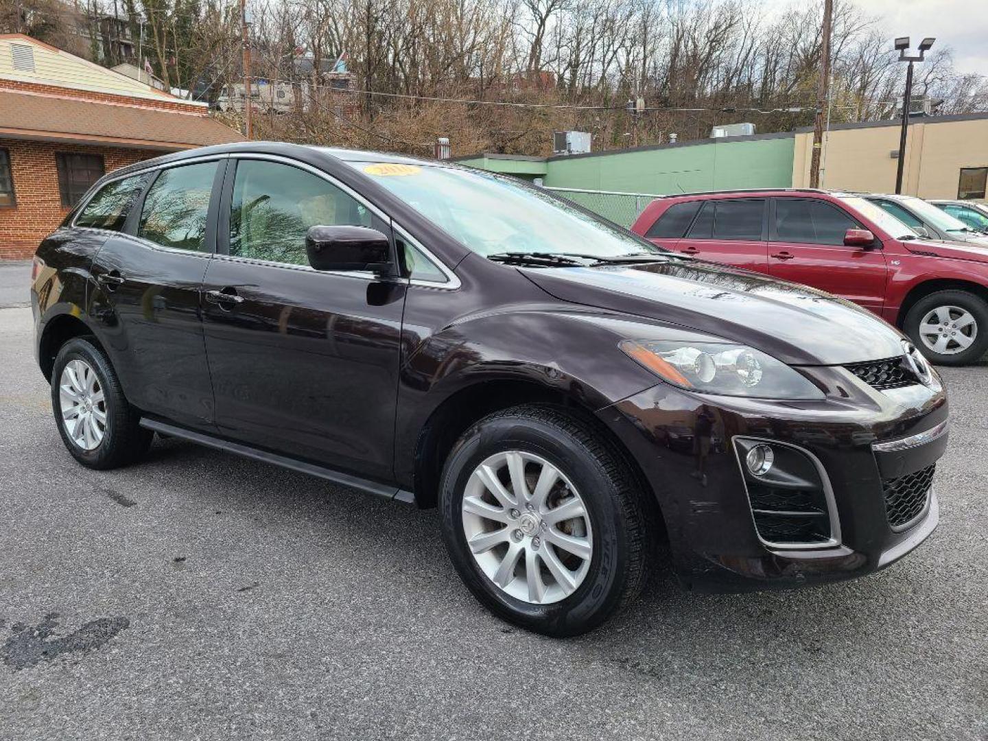 2010 BURGUN MAZDA CX-7 (JM3ER2WM4A0) with an 2.5L engine, Automatic transmission, located at 117 North Cameron Street, Harrisburg, PA, 17101, (717) 963-8962, 40.266762, -76.875259 - WE FINANCE!!! Good Credit/ Bad Credit/ No Credit - ALL Trade-Ins Welcomed!!! ***Guaranteed Credit Approval*** APPLY ONLINE or CALL us TODAY ;) Internet Prices and Marketplace Prices are SPECIAL discounted ***CASH DEALS*** Retail Prices are higher. Please call us to discuss your cash and finan - Photo#6