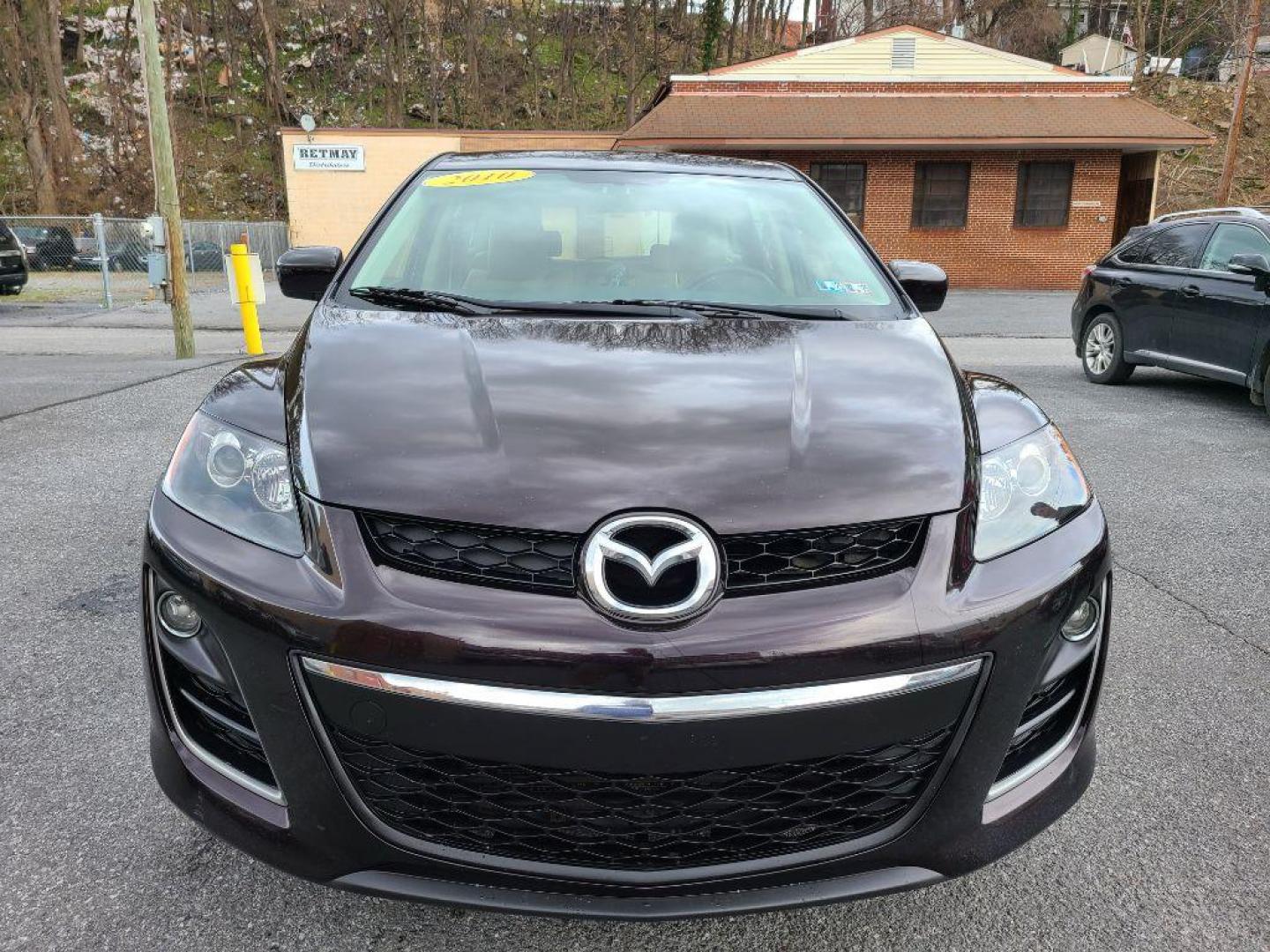 2010 BURGUN MAZDA CX-7 (JM3ER2WM4A0) with an 2.5L engine, Automatic transmission, located at 117 North Cameron Street, Harrisburg, PA, 17101, (717) 963-8962, 40.266762, -76.875259 - WE FINANCE!!! Good Credit/ Bad Credit/ No Credit - ALL Trade-Ins Welcomed!!! ***Guaranteed Credit Approval*** APPLY ONLINE or CALL us TODAY ;) Internet Prices and Marketplace Prices are SPECIAL discounted ***CASH DEALS*** Retail Prices are higher. Please call us to discuss your cash and finan - Photo#7