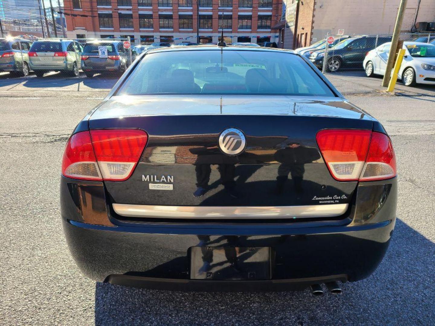 2010 BLACK MERCURY MILAN PREMIER (3MEHM0JA3AR) with an 2.5L engine, Automatic transmission, located at 117 North Cameron Street, Harrisburg, PA, 17101, (717) 963-8962, 40.266762, -76.875259 - WE FINANCE!!! Good Credit/ Bad Credit/ No Credit - ALL Trade-Ins Welcomed!!! ***Guaranteed Credit Approval*** APPLY ONLINE or CALL us TODAY ;) Internet Prices and Marketplace Prices are SPECIAL discounted ***CASH DEALS*** Retail Prices are higher. Please call us to discuss your cash and finan - Photo#3