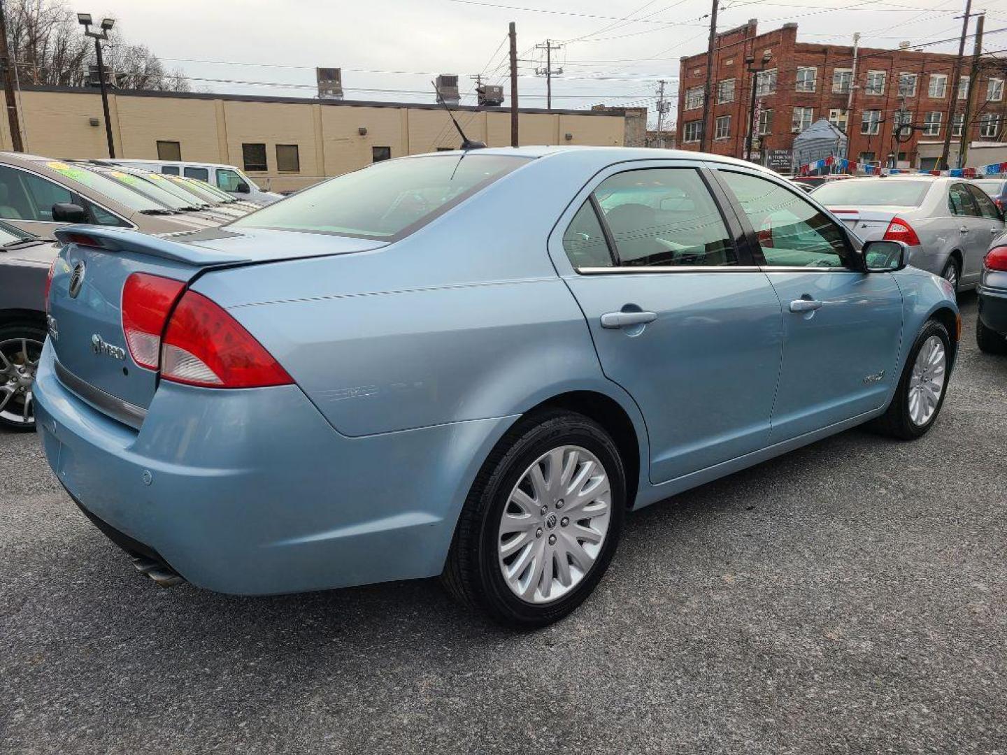 2010 BLUE MERCURY MILAN HYBRID (3MEDM0L39AR) with an 2.5L engine, Continuously Variable transmission, located at 117 North Cameron Street, Harrisburg, PA, 17101, (717) 963-8962, 40.266762, -76.875259 - WE FINANCE!!! Good Credit/ Bad Credit/ No Credit - ALL Trade-Ins Welcomed!!! ***Guaranteed Credit Approval*** APPLY ONLINE or CALL us TODAY ;) Internet Prices and Marketplace Prices are SPECIAL discounted ***CASH DEALS*** Retail Prices are higher. Please call us to discuss your cash and finan - Photo#4