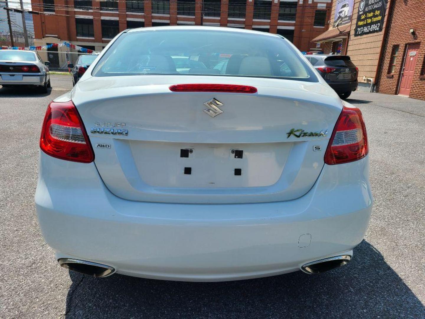 2010 WHITE SUZUKI KIZASHI S (JS2RF9A16A6) with an 2.4L engine, Continuously Variable transmission, located at 117 North Cameron Street, Harrisburg, PA, 17101, (717) 963-8962, 40.266762, -76.875259 - WE FINANCE!!! Good Credit/ Bad Credit/ No Credit - ALL Trade-Ins Welcomed!!! ***Guaranteed Credit Approval*** APPLY ONLINE or CALL us TODAY ;) Internet Prices and Marketplace Prices are SPECIAL discounted ***CASH DEALS*** Retail Prices are higher. Please call us to discuss your cash and finan - Photo#3