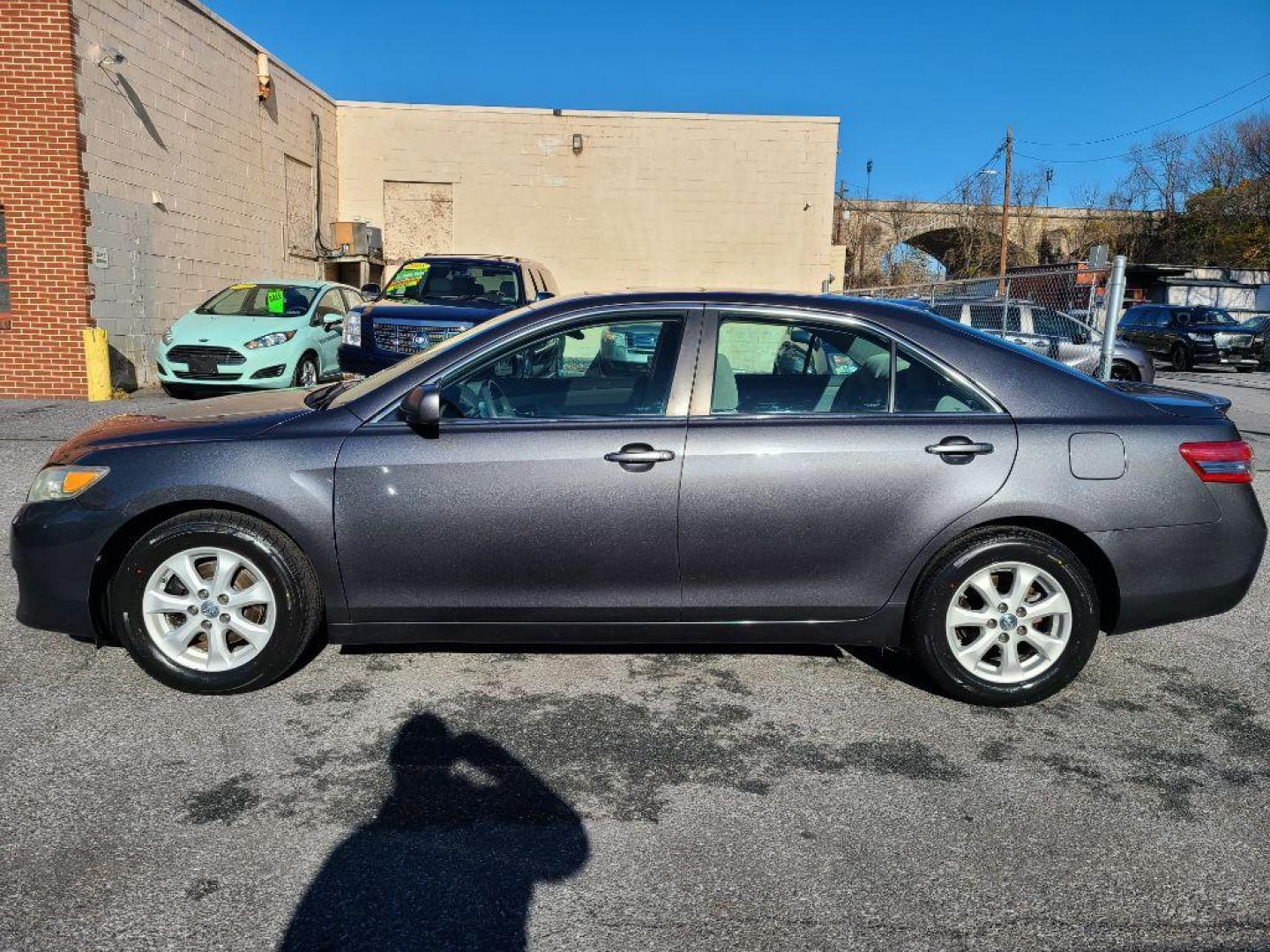 2010 GRAY TOYOTA CAMRY BASE (4T1BF3EK2AU) with an 2.5L engine, Automatic transmission, located at 117 North Cameron Street, Harrisburg, PA, 17101, (717) 963-8962, 40.266762, -76.875259 - WE FINANCE!!! Good Credit/ Bad Credit/ No Credit - ALL Trade-Ins Welcomed!!! ***Guaranteed Credit Approval*** APPLY ONLINE or CALL us TODAY ;) Internet Prices and Marketplace Prices are SPECIAL discounted ***CASH DEALS*** Retail Prices are higher. Please call us to discuss your cash and finan - Photo#1