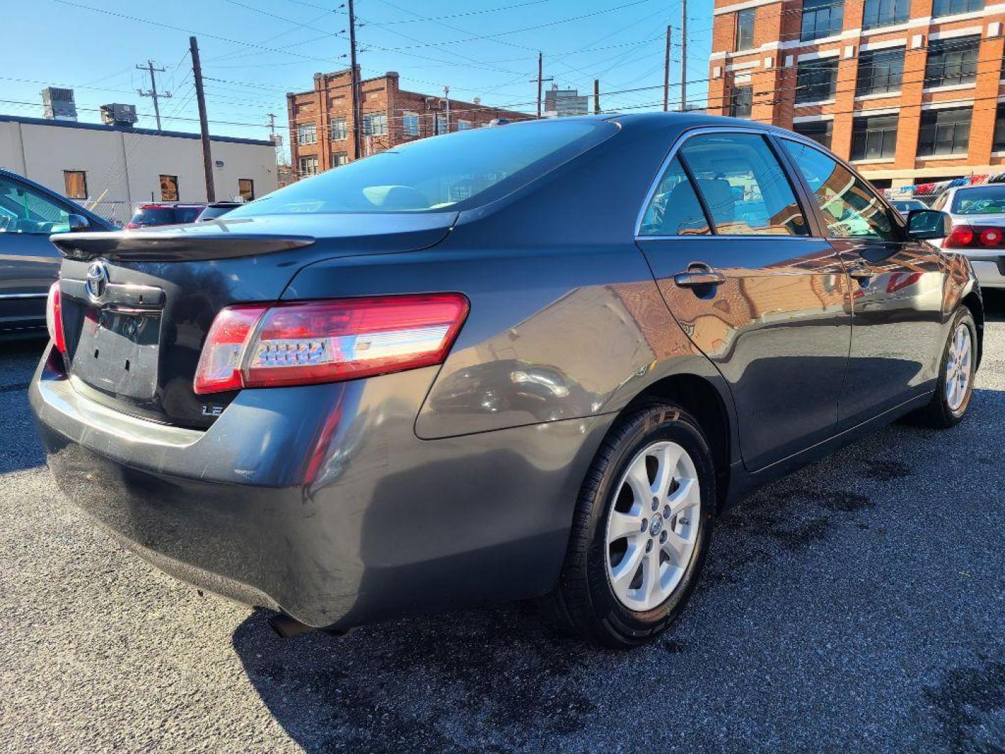 2010 GRAY TOYOTA CAMRY BASE (4T1BF3EK2AU) with an 2.5L engine, Automatic transmission, located at 117 North Cameron Street, Harrisburg, PA, 17101, (717) 963-8962, 40.266762, -76.875259 - WE FINANCE!!! Good Credit/ Bad Credit/ No Credit - ALL Trade-Ins Welcomed!!! ***Guaranteed Credit Approval*** APPLY ONLINE or CALL us TODAY ;) Internet Prices and Marketplace Prices are SPECIAL discounted ***CASH DEALS*** Retail Prices are higher. Please call us to discuss your cash and finan - Photo#4