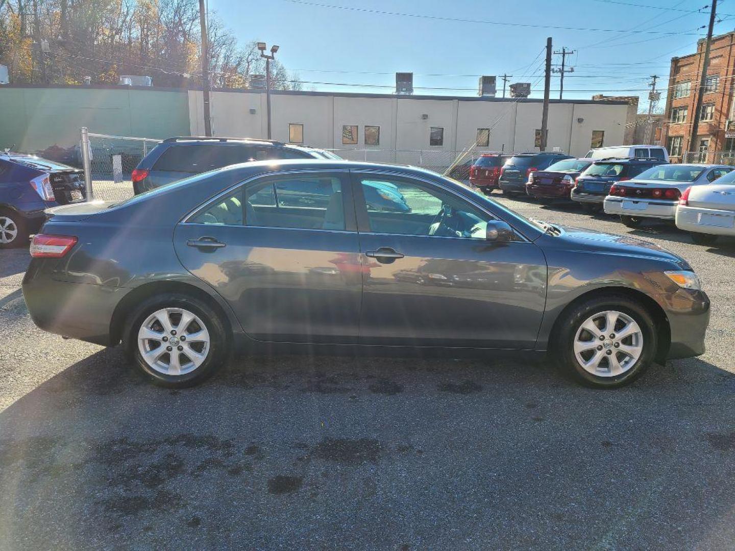 2010 GRAY TOYOTA CAMRY BASE (4T1BF3EK2AU) with an 2.5L engine, Automatic transmission, located at 117 North Cameron Street, Harrisburg, PA, 17101, (717) 963-8962, 40.266762, -76.875259 - WE FINANCE!!! Good Credit/ Bad Credit/ No Credit - ALL Trade-Ins Welcomed!!! ***Guaranteed Credit Approval*** APPLY ONLINE or CALL us TODAY ;) Internet Prices and Marketplace Prices are SPECIAL discounted ***CASH DEALS*** Retail Prices are higher. Please call us to discuss your cash and finan - Photo#5