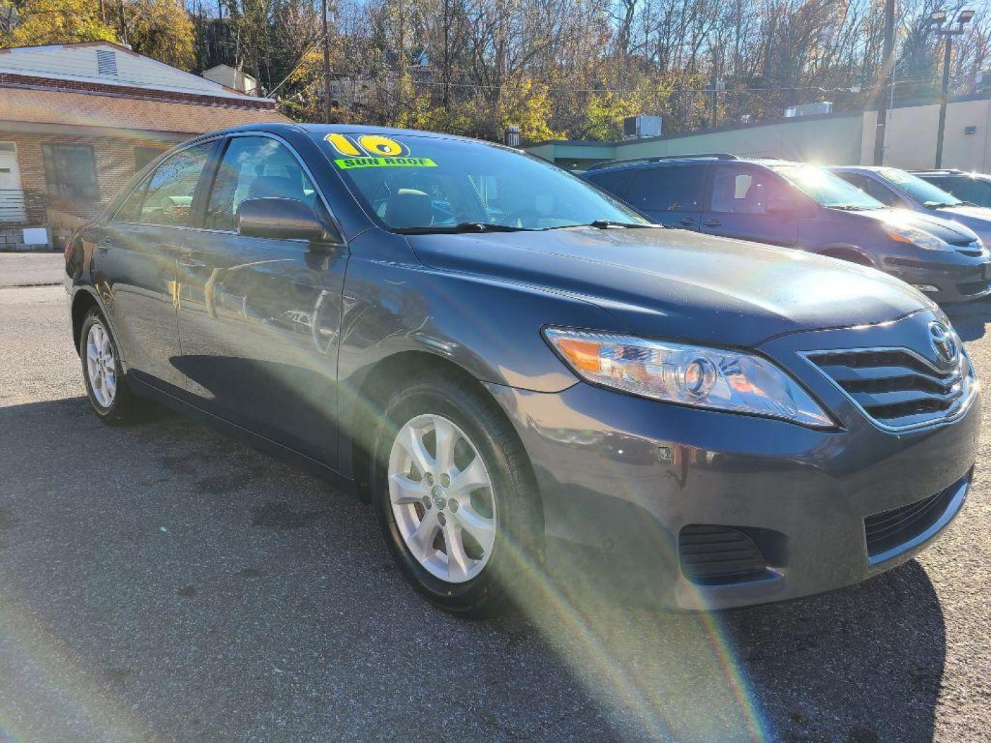 2010 GRAY TOYOTA CAMRY BASE (4T1BF3EK2AU) with an 2.5L engine, Automatic transmission, located at 117 North Cameron Street, Harrisburg, PA, 17101, (717) 963-8962, 40.266762, -76.875259 - WE FINANCE!!! Good Credit/ Bad Credit/ No Credit - ALL Trade-Ins Welcomed!!! ***Guaranteed Credit Approval*** APPLY ONLINE or CALL us TODAY ;) Internet Prices and Marketplace Prices are SPECIAL discounted ***CASH DEALS*** Retail Prices are higher. Please call us to discuss your cash and finan - Photo#6