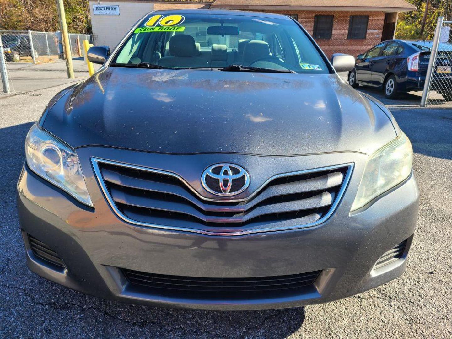 2010 GRAY TOYOTA CAMRY BASE (4T1BF3EK2AU) with an 2.5L engine, Automatic transmission, located at 117 North Cameron Street, Harrisburg, PA, 17101, (717) 963-8962, 40.266762, -76.875259 - WE FINANCE!!! Good Credit/ Bad Credit/ No Credit - ALL Trade-Ins Welcomed!!! ***Guaranteed Credit Approval*** APPLY ONLINE or CALL us TODAY ;) Internet Prices and Marketplace Prices are SPECIAL discounted ***CASH DEALS*** Retail Prices are higher. Please call us to discuss your cash and finan - Photo#7