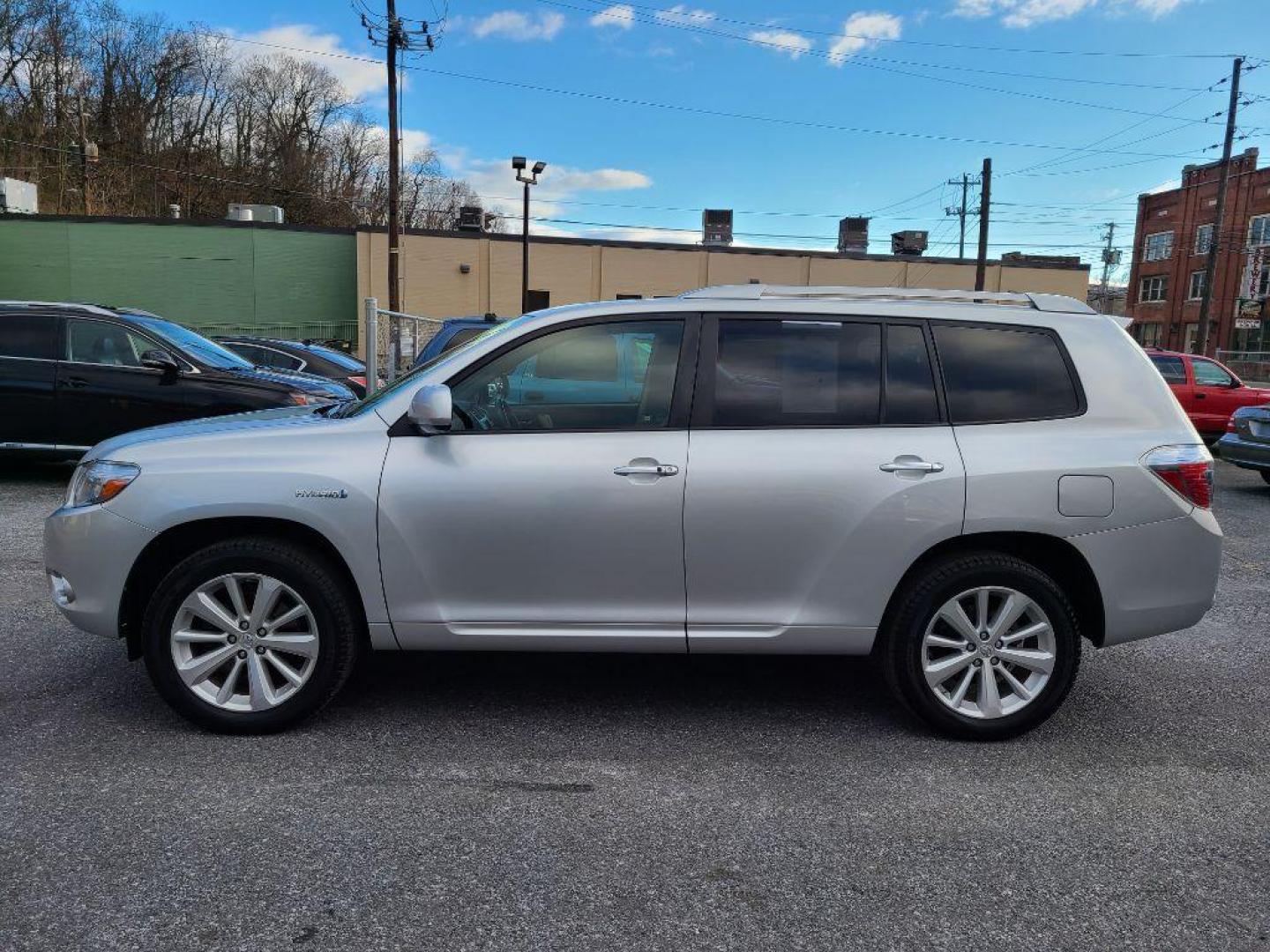 2010 SILVER TOYOTA HIGHLANDER HYBRID LIMITED (JTEJW3EH5A2) with an 3.3L engine, Continuously Variable transmission, located at 7981 Paxton Street, Harrisburg, PA, 17111, (717) 561-2926, 40.261490, -76.749229 - WE FINANCE!!! Good Credit/ Bad Credit/ No Credit - ALL Trade-Ins Welcomed!!! ***Guaranteed Credit Approval*** APPLY ONLINE or CALL us TODAY ;) Internet Prices and Marketplace Prices are SPECIAL discounted ***CASH DEALS*** Retail Prices are higher. Please call us to discuss your cash and finan - Photo#1