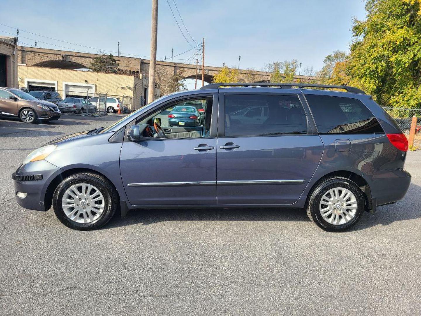 2010 GRAY TOYOTA SIENNA XLE (5TDDK4CC1AS) with an 3.5L engine, Automatic transmission, located at 117 North Cameron Street, Harrisburg, PA, 17101, (717) 963-8962, 40.266762, -76.875259 - WE FINANCE!!! Good Credit/ Bad Credit/ No Credit - ALL Trade-Ins Welcomed!!! ***Guaranteed Credit Approval*** APPLY ONLINE or CALL us TODAY ;) Internet Prices and Marketplace Prices are SPECIAL discounted ***CASH DEALS*** Retail Prices are higher. Please call us to discuss your cash and finan - Photo#1