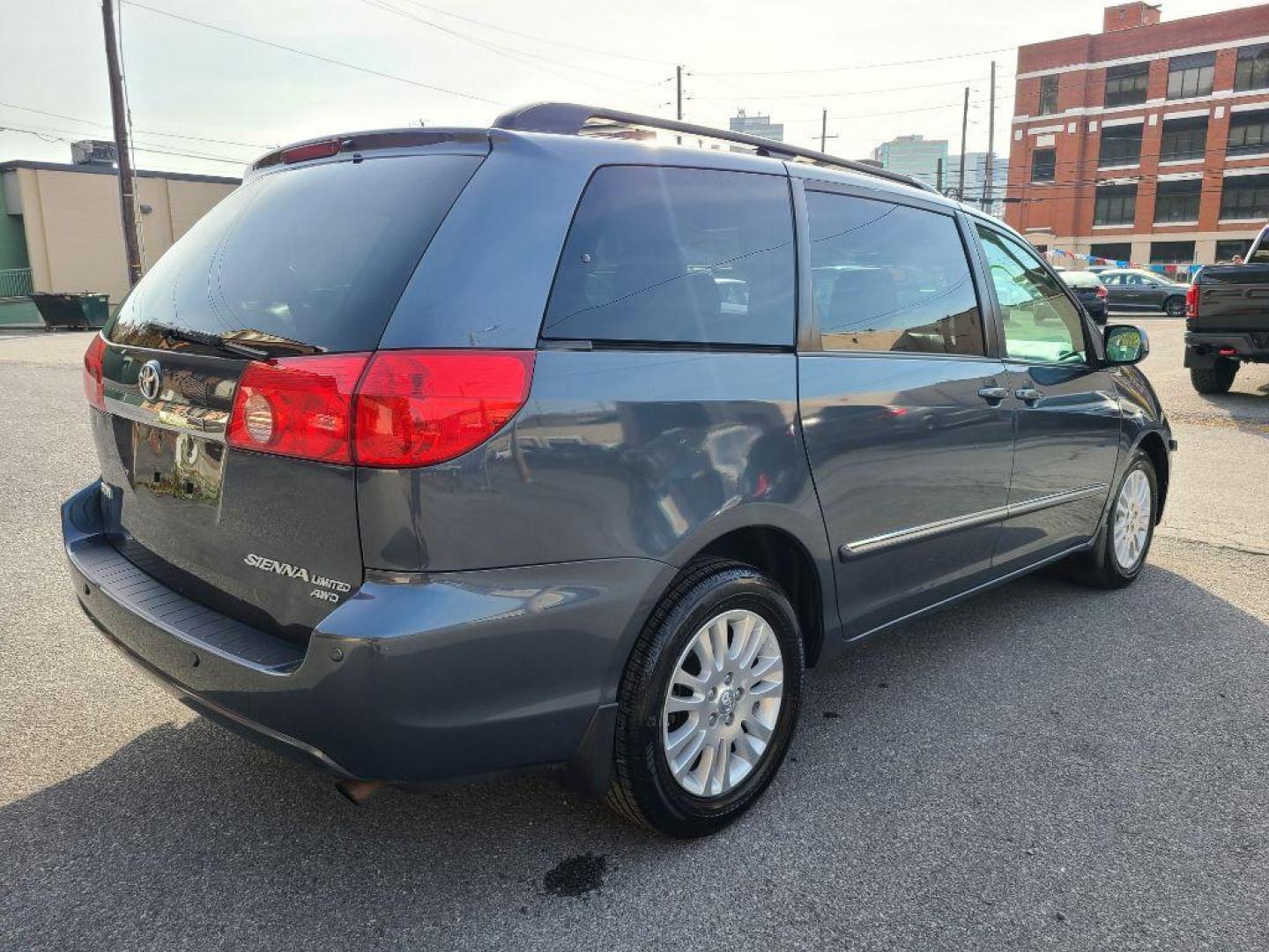 2010 GRAY TOYOTA SIENNA XLE (5TDDK4CC1AS) with an 3.5L engine, Automatic transmission, located at 117 North Cameron Street, Harrisburg, PA, 17101, (717) 963-8962, 40.266762, -76.875259 - WE FINANCE!!! Good Credit/ Bad Credit/ No Credit - ALL Trade-Ins Welcomed!!! ***Guaranteed Credit Approval*** APPLY ONLINE or CALL us TODAY ;) Internet Prices and Marketplace Prices are SPECIAL discounted ***CASH DEALS*** Retail Prices are higher. Please call us to discuss your cash and finan - Photo#4