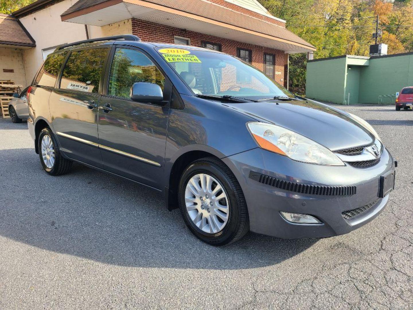 2010 GRAY TOYOTA SIENNA XLE (5TDDK4CC1AS) with an 3.5L engine, Automatic transmission, located at 117 North Cameron Street, Harrisburg, PA, 17101, (717) 963-8962, 40.266762, -76.875259 - WE FINANCE!!! Good Credit/ Bad Credit/ No Credit - ALL Trade-Ins Welcomed!!! ***Guaranteed Credit Approval*** APPLY ONLINE or CALL us TODAY ;) Internet Prices and Marketplace Prices are SPECIAL discounted ***CASH DEALS*** Retail Prices are higher. Please call us to discuss your cash and finan - Photo#6