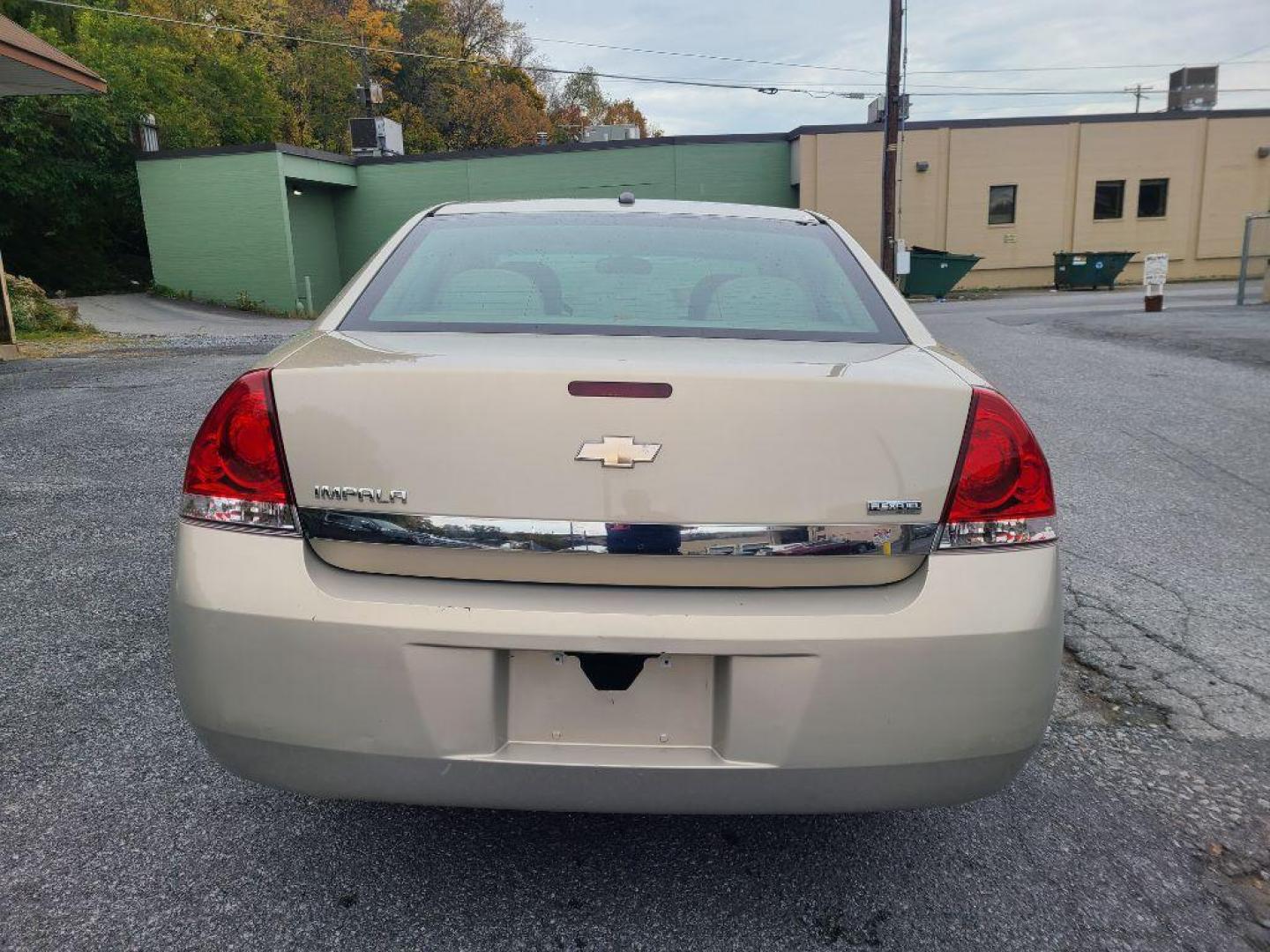 2011 GOLD CHEVROLET IMPALA LS (2G1WA5EK1B1) with an 3.5L engine, Automatic transmission, located at 117 North Cameron Street, Harrisburg, PA, 17101, (717) 963-8962, 40.266762, -76.875259 - WE FINANCE!!! Good Credit/ Bad Credit/ No Credit - ALL Trade-Ins Welcomed!!! ***Guaranteed Credit Approval*** APPLY ONLINE or CALL us TODAY ;) Internet Prices and Marketplace Prices are SPECIAL discounted ***CASH DEALS*** Retail Prices are higher. Please call us to discuss your cash and finan - Photo#3