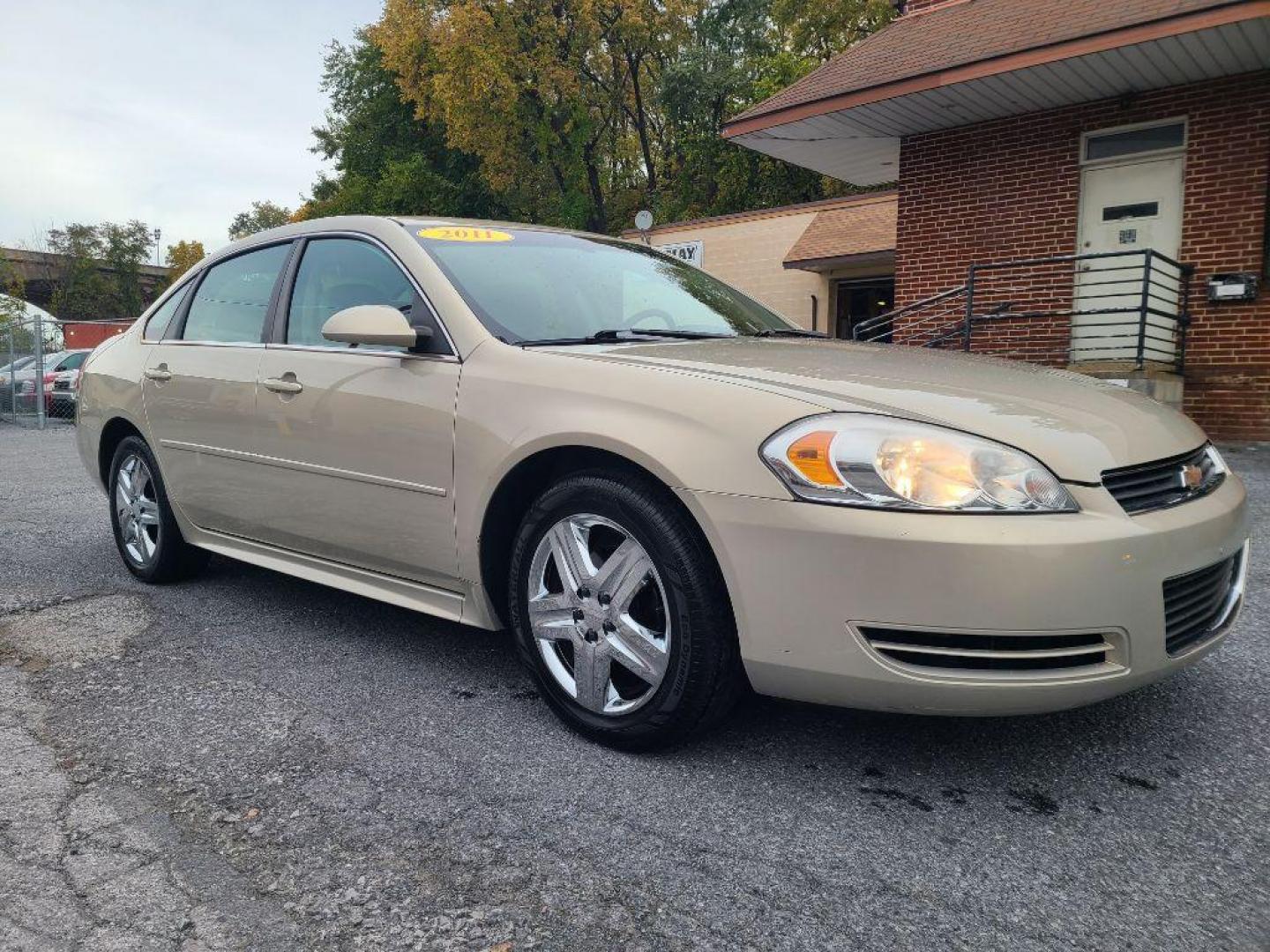 2011 GOLD CHEVROLET IMPALA LS (2G1WA5EK1B1) with an 3.5L engine, Automatic transmission, located at 117 North Cameron Street, Harrisburg, PA, 17101, (717) 963-8962, 40.266762, -76.875259 - WE FINANCE!!! Good Credit/ Bad Credit/ No Credit - ALL Trade-Ins Welcomed!!! ***Guaranteed Credit Approval*** APPLY ONLINE or CALL us TODAY ;) Internet Prices and Marketplace Prices are SPECIAL discounted ***CASH DEALS*** Retail Prices are higher. Please call us to discuss your cash and finan - Photo#6