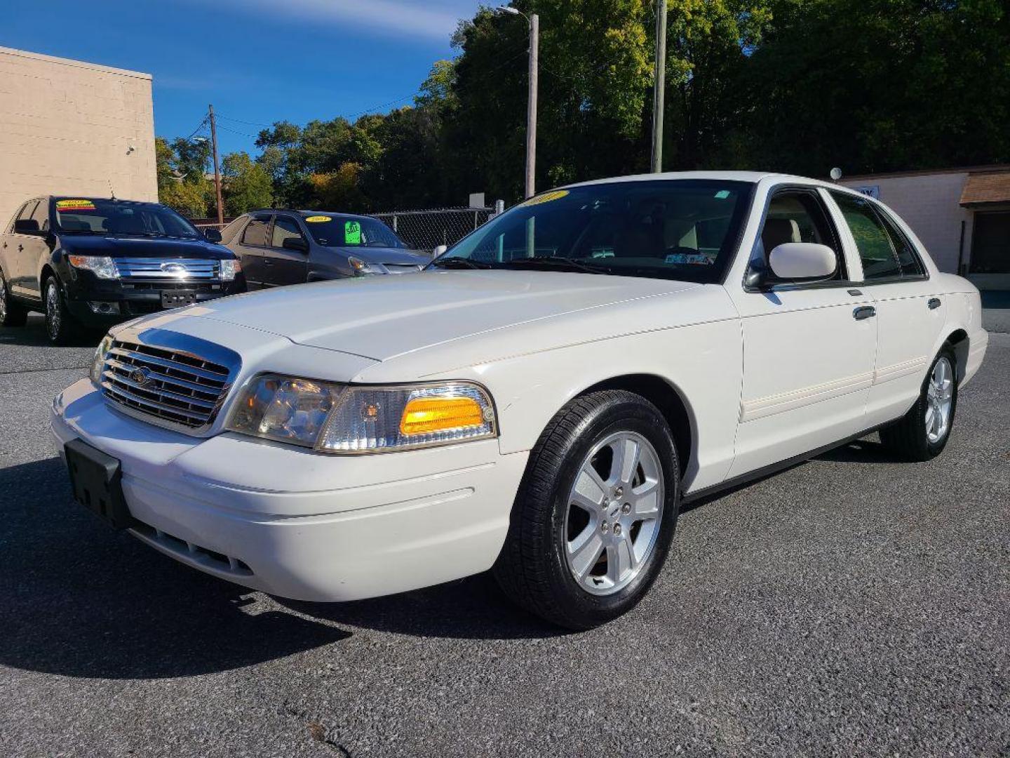 2011 WHITE FORD CROWN VICTORIA LX (2FABP7EV0BX) with an 4.6L engine, Automatic transmission, located at 117 North Cameron Street, Harrisburg, PA, 17101, (717) 963-8962, 40.266762, -76.875259 - WE FINANCE!!! Good Credit/ Bad Credit/ No Credit - ALL Trade-Ins Welcomed!!! ***Guaranteed Credit Approval*** APPLY ONLINE or CALL us TODAY ;) Internet Prices and Marketplace Prices are SPECIAL discounted ***CASH DEALS*** Retail Prices are higher. Please call us to discuss your cash and finan - Photo#0