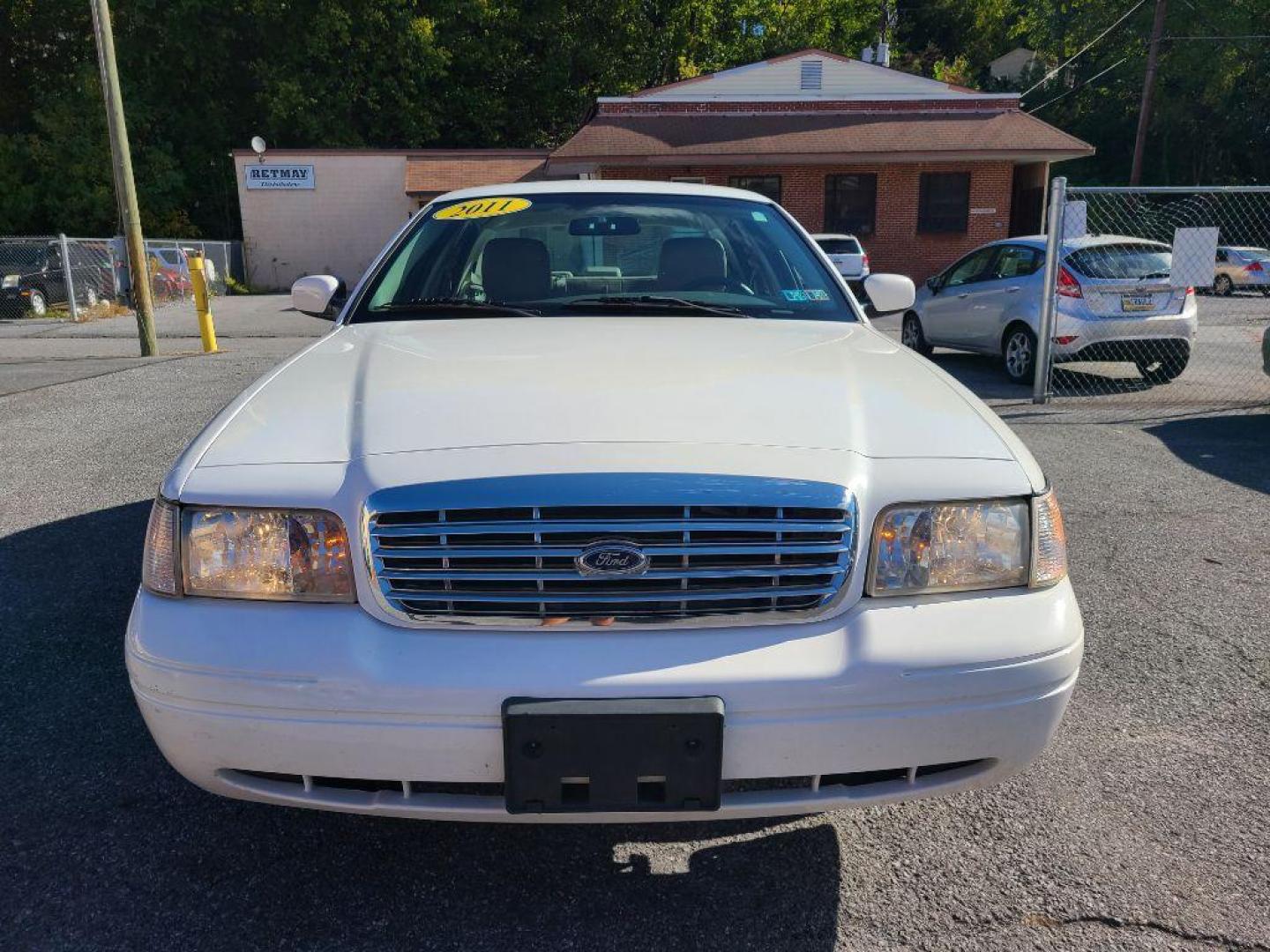 2011 WHITE FORD CROWN VICTORIA LX (2FABP7EV0BX) with an 4.6L engine, Automatic transmission, located at 117 North Cameron Street, Harrisburg, PA, 17101, (717) 963-8962, 40.266762, -76.875259 - WE FINANCE!!! Good Credit/ Bad Credit/ No Credit - ALL Trade-Ins Welcomed!!! ***Guaranteed Credit Approval*** APPLY ONLINE or CALL us TODAY ;) Internet Prices and Marketplace Prices are SPECIAL discounted ***CASH DEALS*** Retail Prices are higher. Please call us to discuss your cash and finan - Photo#7