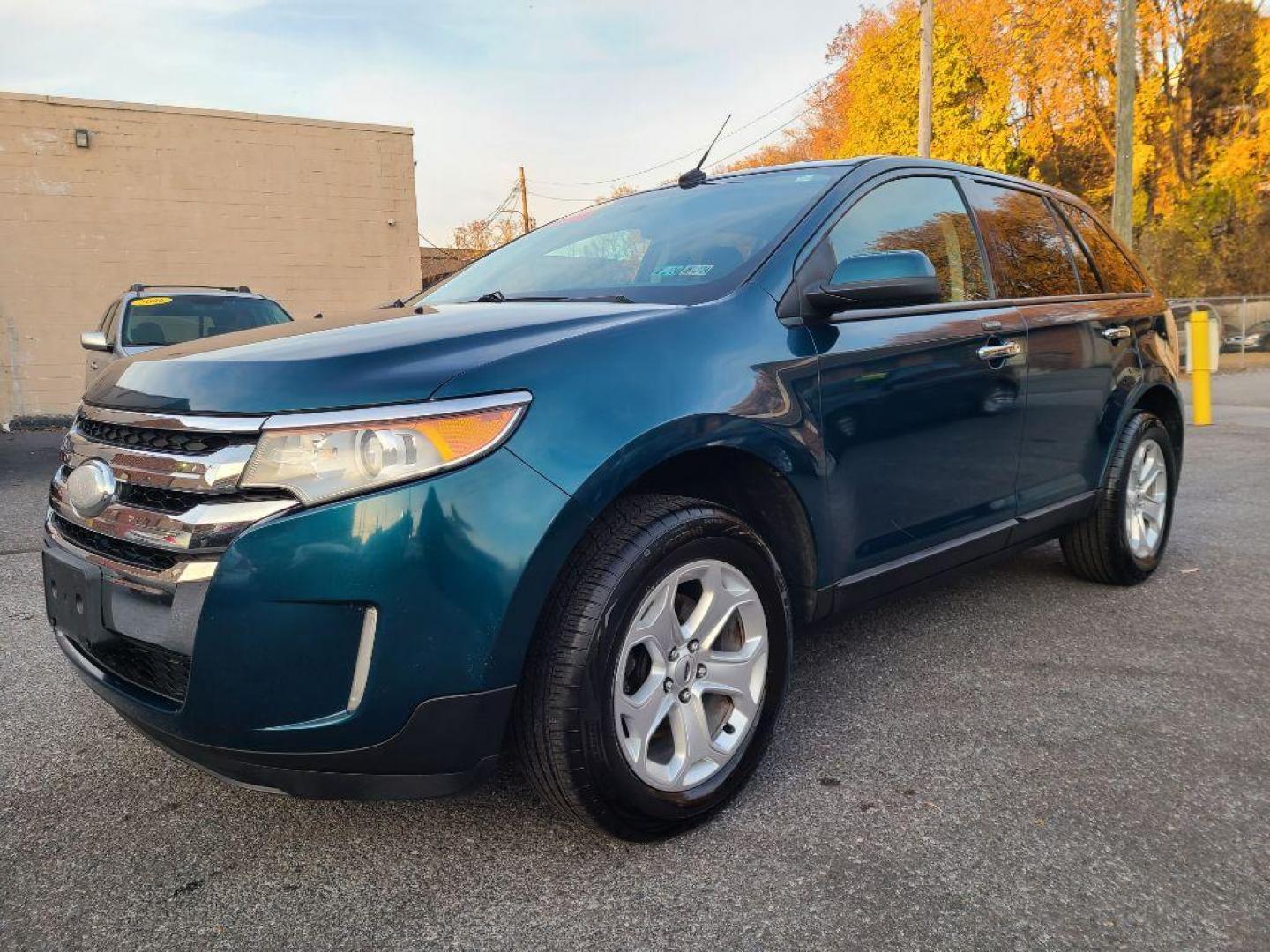 2011 GREEN FORD EDGE SEL (2FMDK4JC8BB) with an 3.5L engine, Automatic transmission, located at 117 North Cameron Street, Harrisburg, PA, 17101, (717) 963-8962, 40.266762, -76.875259 - WE FINANCE!!! Good Credit/ Bad Credit/ No Credit - ALL Trade-Ins Welcomed!!! ***Guaranteed Credit Approval*** APPLY ONLINE or CALL us TODAY ;) Internet Prices and Marketplace Prices are SPECIAL discounted ***CASH DEALS*** Retail Prices are higher. Please call us to discuss your cash and finan - Photo#0