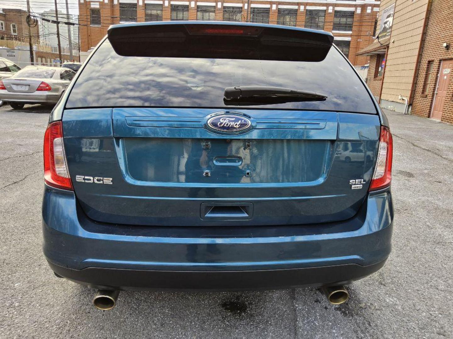 2011 GREEN FORD EDGE SEL (2FMDK4JC9BB) with an 3.5L engine, Automatic transmission, located at 117 North Cameron Street, Harrisburg, PA, 17101, (717) 963-8962, 40.266762, -76.875259 - WE FINANCE!!! Good Credit/ Bad Credit/ No Credit - ALL Trade-Ins Welcomed!!! ***Guaranteed Credit Approval*** APPLY ONLINE or CALL us TODAY ;) Internet Prices and Marketplace Prices are SPECIAL discounted ***CASH DEALS*** Retail Prices are higher. Please call us to discuss your cash and finan - Photo#3