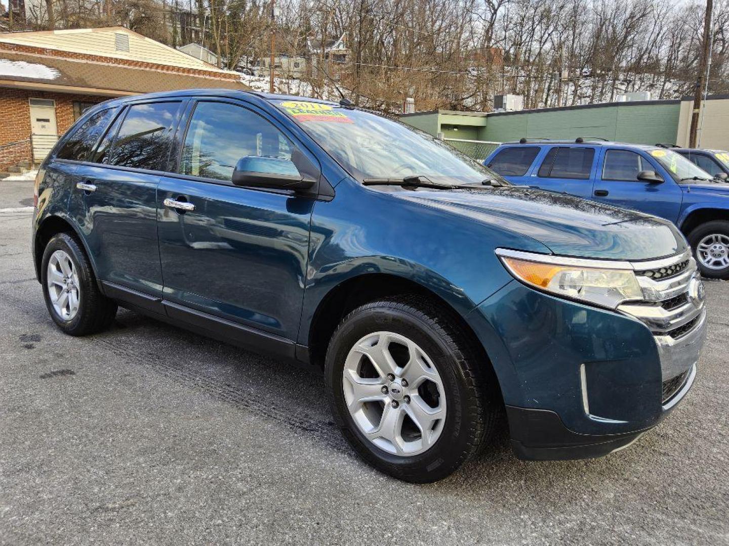 2011 GREEN FORD EDGE SEL (2FMDK4JC9BB) with an 3.5L engine, Automatic transmission, located at 117 North Cameron Street, Harrisburg, PA, 17101, (717) 963-8962, 40.266762, -76.875259 - WE FINANCE!!! Good Credit/ Bad Credit/ No Credit - ALL Trade-Ins Welcomed!!! ***Guaranteed Credit Approval*** APPLY ONLINE or CALL us TODAY ;) Internet Prices and Marketplace Prices are SPECIAL discounted ***CASH DEALS*** Retail Prices are higher. Please call us to discuss your cash and finan - Photo#6