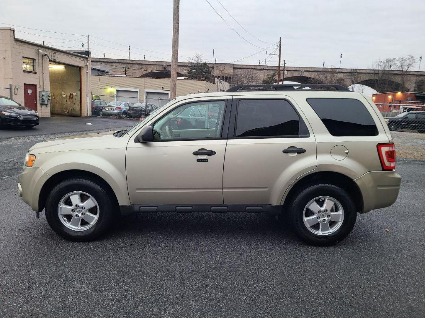 2011 TAN FORD ESCAPE XLT (1FMCU0D75BK) with an 2.5L engine, Automatic transmission, located at 117 North Cameron Street, Harrisburg, PA, 17101, (717) 963-8962, 40.266762, -76.875259 - WE FINANCE!!! Good Credit/ Bad Credit/ No Credit - ALL Trade-Ins Welcomed!!! ***Guaranteed Credit Approval*** APPLY ONLINE or CALL us TODAY ;) Internet Prices and Marketplace Prices are SPECIAL discounted ***CASH DEALS*** Retail Prices are higher. Please call us to discuss your cash and finan - Photo#1