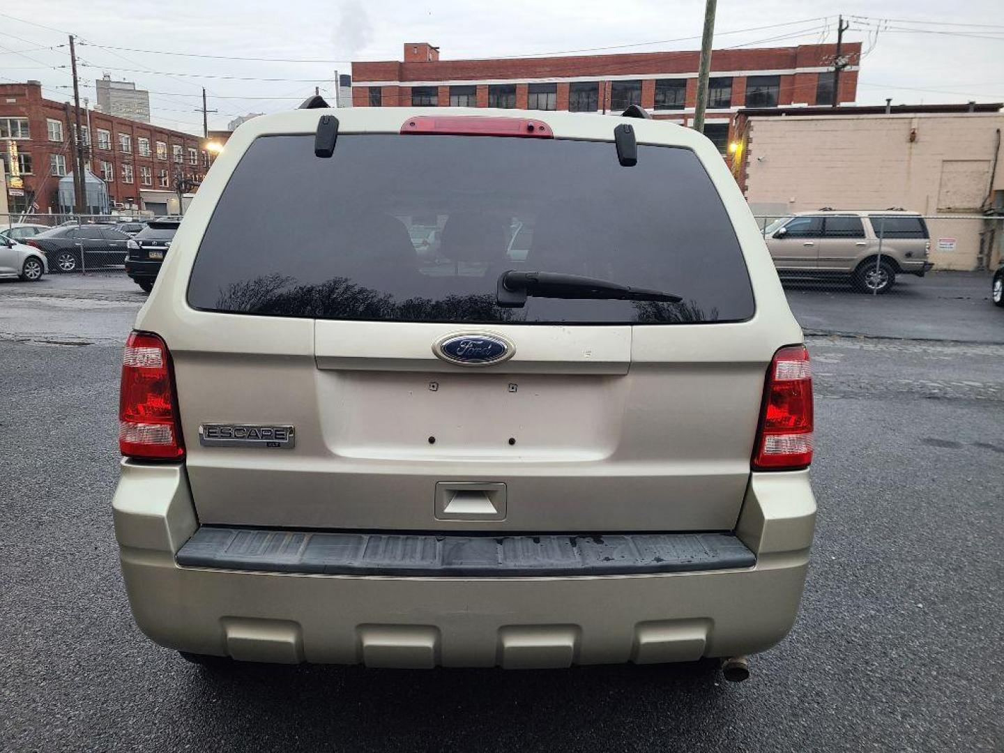 2011 TAN FORD ESCAPE XLT (1FMCU0D75BK) with an 2.5L engine, Automatic transmission, located at 117 North Cameron Street, Harrisburg, PA, 17101, (717) 963-8962, 40.266762, -76.875259 - WE FINANCE!!! Good Credit/ Bad Credit/ No Credit - ALL Trade-Ins Welcomed!!! ***Guaranteed Credit Approval*** APPLY ONLINE or CALL us TODAY ;) Internet Prices and Marketplace Prices are SPECIAL discounted ***CASH DEALS*** Retail Prices are higher. Please call us to discuss your cash and finan - Photo#3