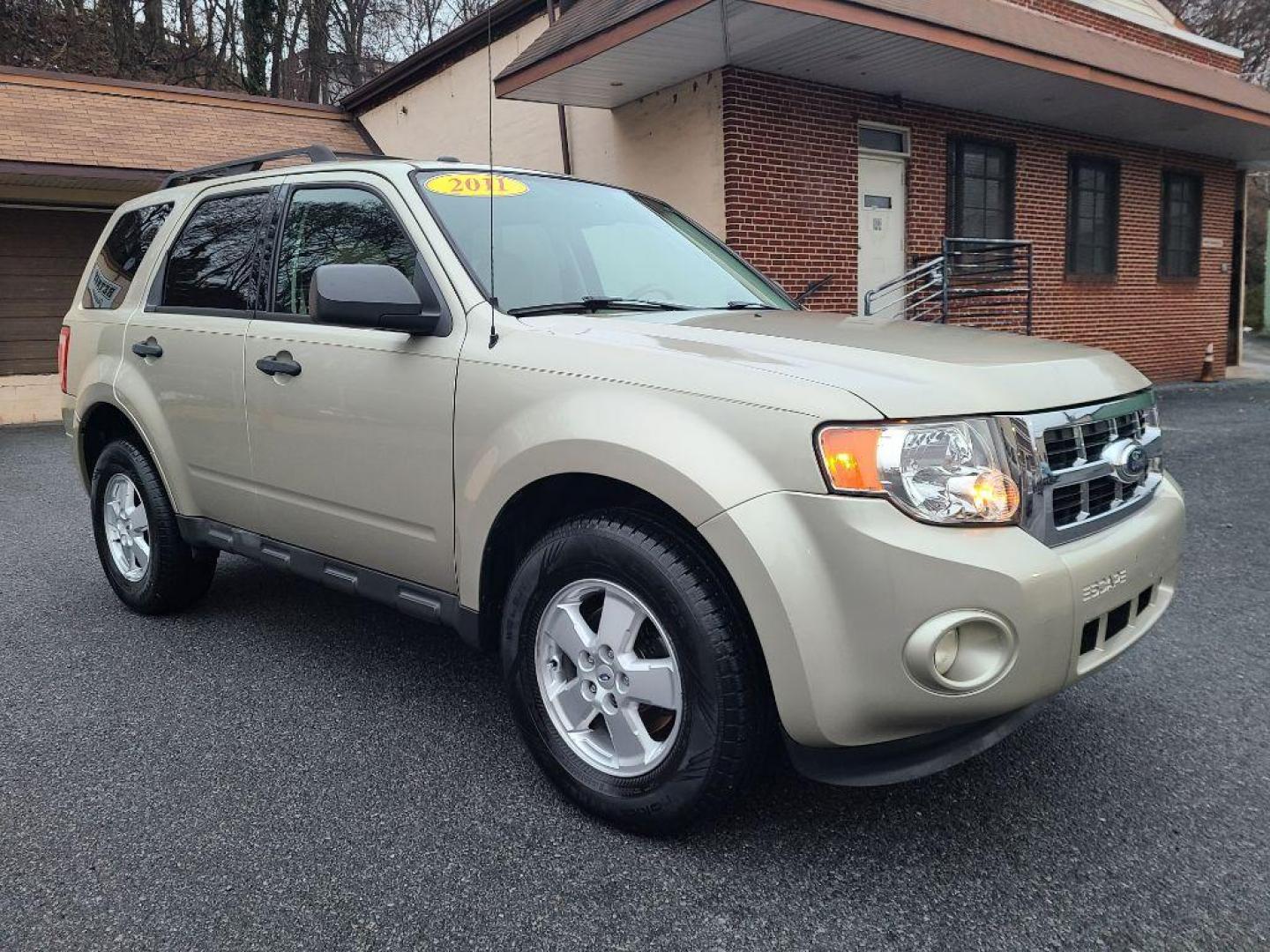 2011 TAN FORD ESCAPE XLT (1FMCU0D75BK) with an 2.5L engine, Automatic transmission, located at 117 North Cameron Street, Harrisburg, PA, 17101, (717) 963-8962, 40.266762, -76.875259 - WE FINANCE!!! Good Credit/ Bad Credit/ No Credit - ALL Trade-Ins Welcomed!!! ***Guaranteed Credit Approval*** APPLY ONLINE or CALL us TODAY ;) Internet Prices and Marketplace Prices are SPECIAL discounted ***CASH DEALS*** Retail Prices are higher. Please call us to discuss your cash and finan - Photo#6