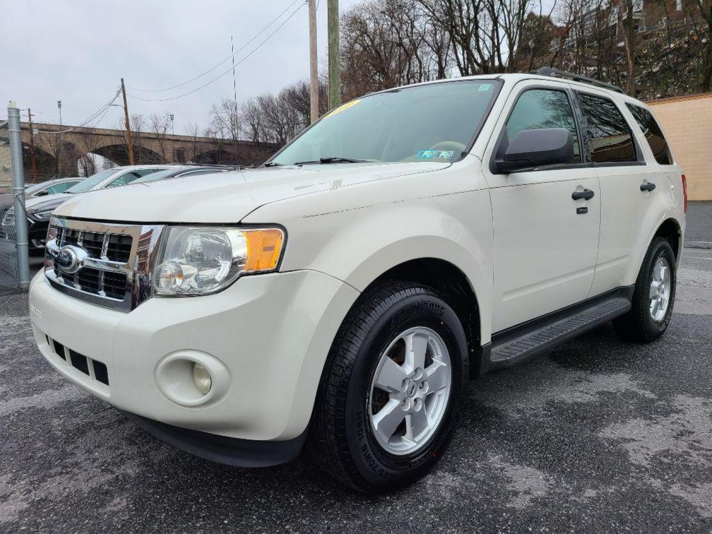 2011 WHITE FORD ESCAPE XLT (1FMCU9DG9BK) with an 3.0L engine, Automatic transmission, located at 7981 Paxton Street, Harrisburg, PA, 17111, (717) 561-2926, 40.261490, -76.749229 - WE FINANCE!!! Good Credit/ Bad Credit/ No Credit - ALL Trade-Ins Welcomed!!! ***Guaranteed Credit Approval*** APPLY ONLINE or CALL us TODAY ;) Internet Prices and Marketplace Prices are SPECIAL discounted ***CASH DEALS*** Retail Prices are higher. Please call us to discuss your cash and finan - Photo#0