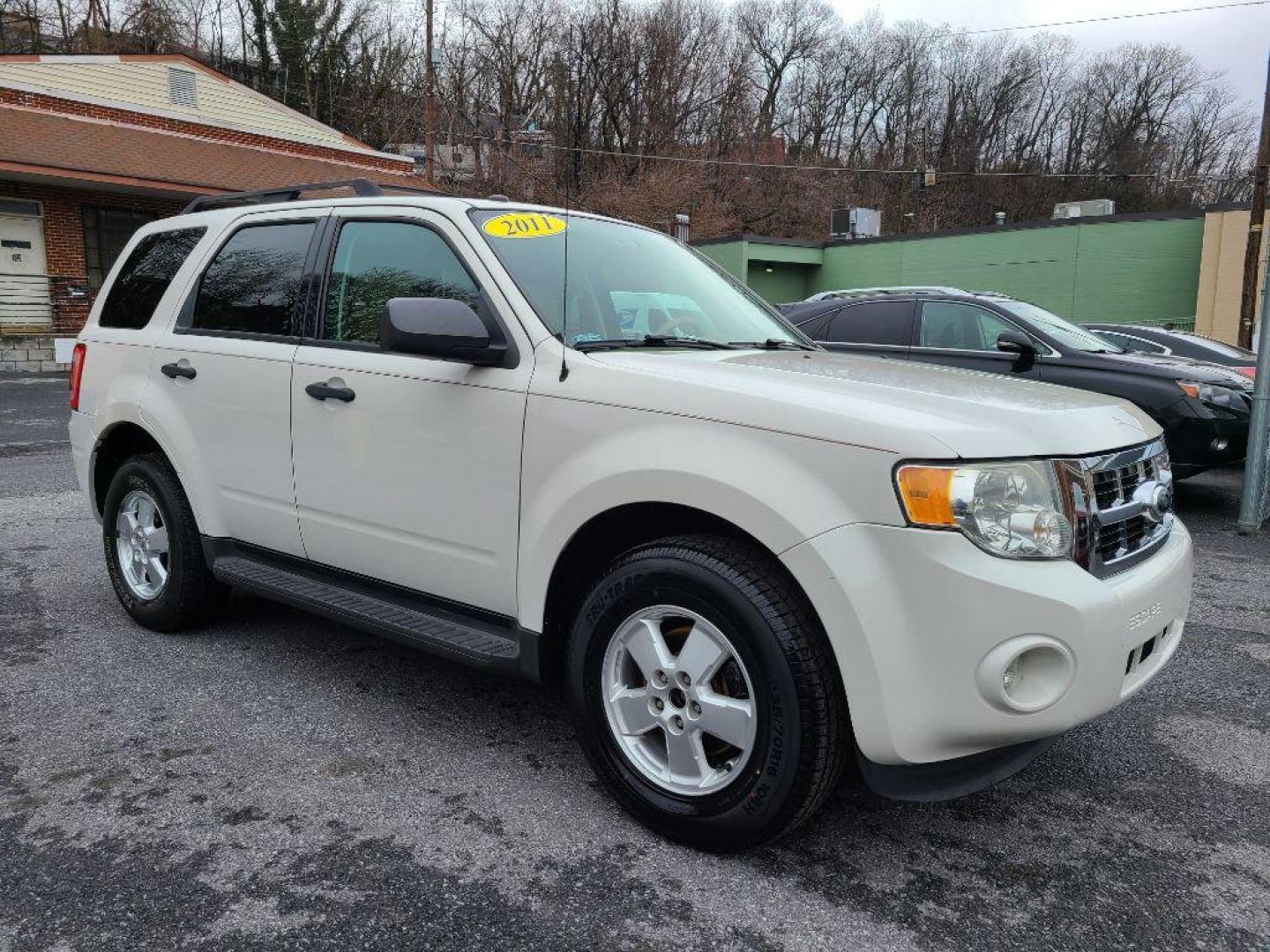 2011 WHITE FORD ESCAPE XLT (1FMCU9DG9BK) with an 3.0L engine, Automatic transmission, located at 7981 Paxton Street, Harrisburg, PA, 17111, (717) 561-2926, 40.261490, -76.749229 - WE FINANCE!!! Good Credit/ Bad Credit/ No Credit - ALL Trade-Ins Welcomed!!! ***Guaranteed Credit Approval*** APPLY ONLINE or CALL us TODAY ;) Internet Prices and Marketplace Prices are SPECIAL discounted ***CASH DEALS*** Retail Prices are higher. Please call us to discuss your cash and finan - Photo#6