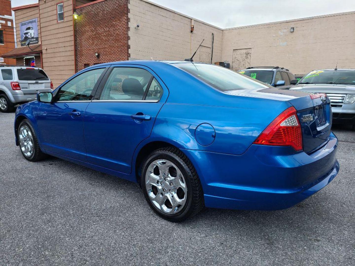 2011 BLUE FORD FUSION SE (3FAHP0HA5BR) with an 2.5L engine, Automatic transmission, located at 7981 Paxton Street, Harrisburg, PA, 17111, (717) 561-2926, 40.261490, -76.749229 - WE FINANCE!!! Good Credit/ Bad Credit/ No Credit - ALL Trade-Ins Welcomed!!! ***Guaranteed Credit Approval*** APPLY ONLINE or CALL us TODAY ;) Internet Prices and Marketplace Prices are SPECIAL discounted ***CASH DEALS*** Retail Prices are higher. Please call us to discuss your cash and finan - Photo#2