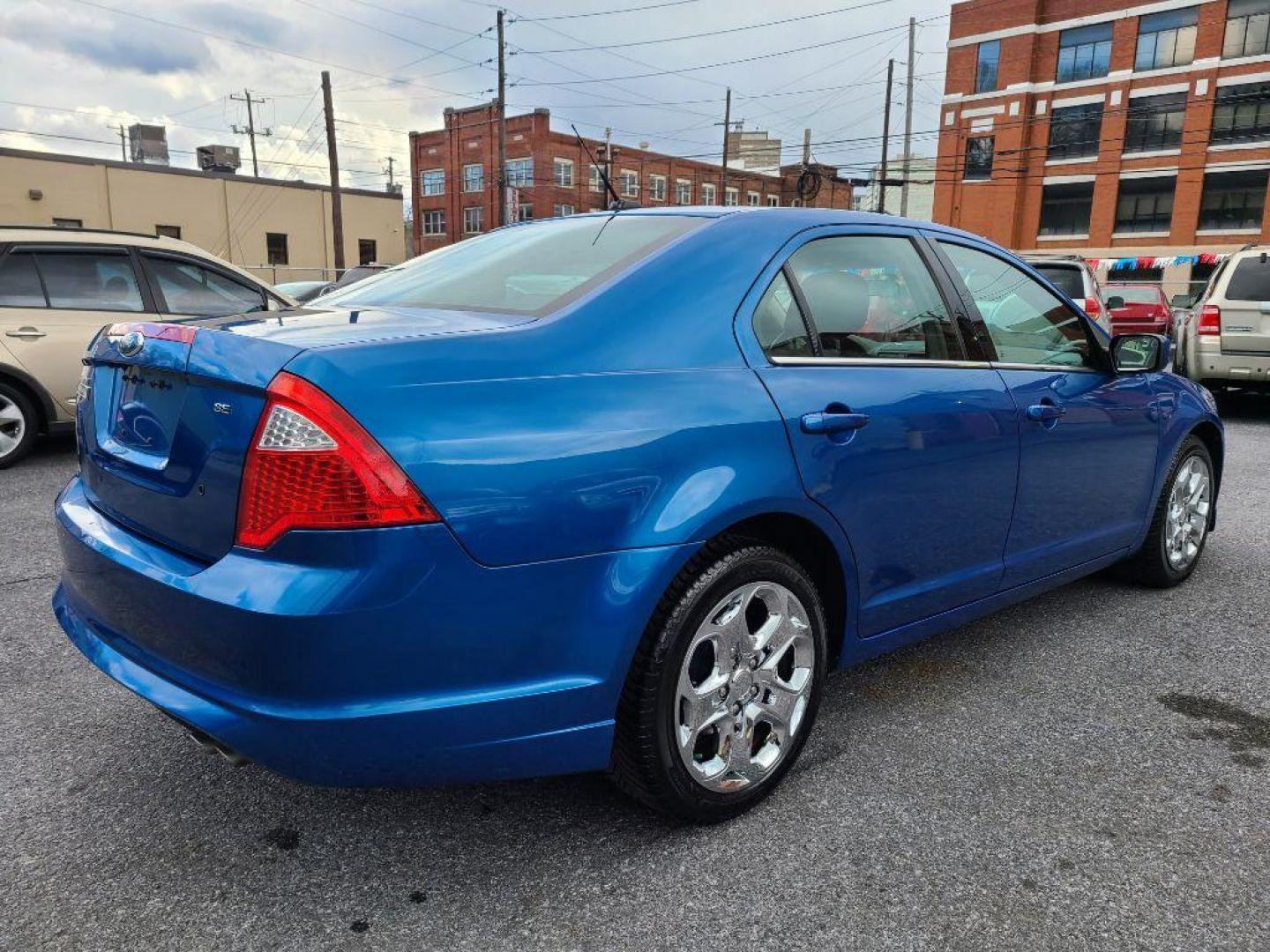 2011 BLUE FORD FUSION SE (3FAHP0HA5BR) with an 2.5L engine, Automatic transmission, located at 7981 Paxton Street, Harrisburg, PA, 17111, (717) 561-2926, 40.261490, -76.749229 - WE FINANCE!!! Good Credit/ Bad Credit/ No Credit - ALL Trade-Ins Welcomed!!! ***Guaranteed Credit Approval*** APPLY ONLINE or CALL us TODAY ;) Internet Prices and Marketplace Prices are SPECIAL discounted ***CASH DEALS*** Retail Prices are higher. Please call us to discuss your cash and finan - Photo#4