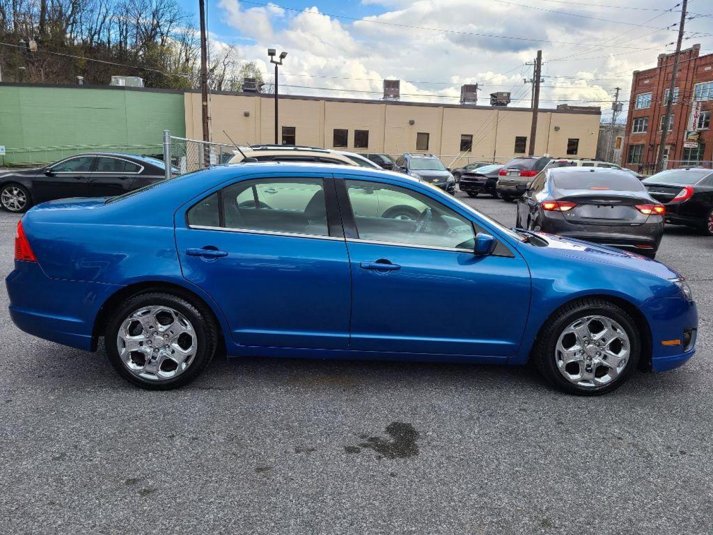 2011 BLUE FORD FUSION SE (3FAHP0HA5BR) with an 2.5L engine, Automatic transmission, located at 7981 Paxton Street, Harrisburg, PA, 17111, (717) 561-2926, 40.261490, -76.749229 - WE FINANCE!!! Good Credit/ Bad Credit/ No Credit - ALL Trade-Ins Welcomed!!! ***Guaranteed Credit Approval*** APPLY ONLINE or CALL us TODAY ;) Internet Prices and Marketplace Prices are SPECIAL discounted ***CASH DEALS*** Retail Prices are higher. Please call us to discuss your cash and finan - Photo#5