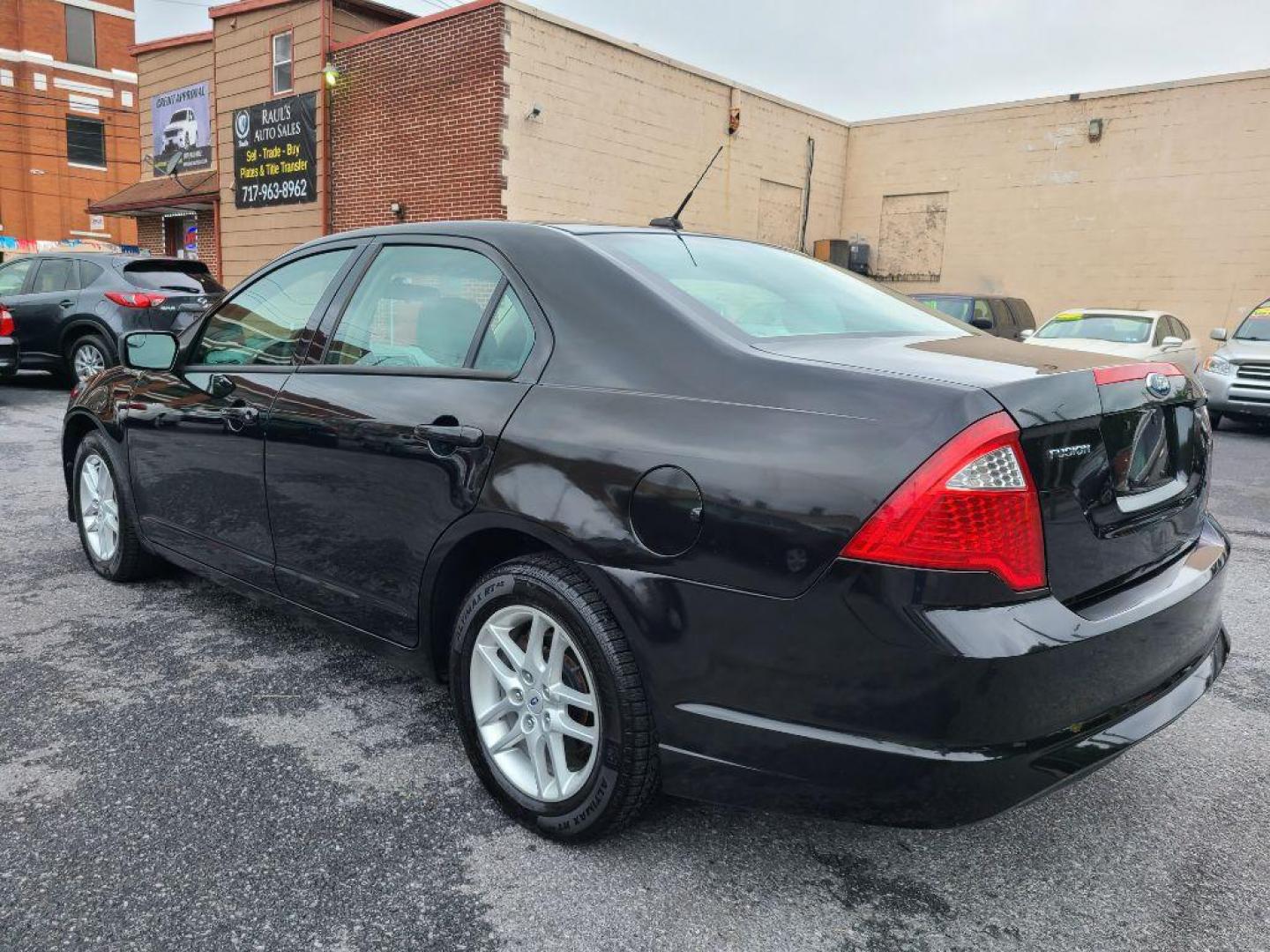 2011 BLACK FORD FUSION S (3FAHP0GAXBR) with an 2.5L engine, Automatic transmission, located at 117 North Cameron Street, Harrisburg, PA, 17101, (717) 963-8962, 40.266762, -76.875259 - WE FINANCE!!! Good Credit/ Bad Credit/ No Credit - ALL Trade-Ins Welcomed!!! ***Guaranteed Credit Approval*** APPLY ONLINE or CALL us TODAY ;) Internet Prices and Marketplace Prices are SPECIAL discounted ***CASH DEALS*** Retail Prices are higher. Please call us to discuss your cash and finan - Photo#2