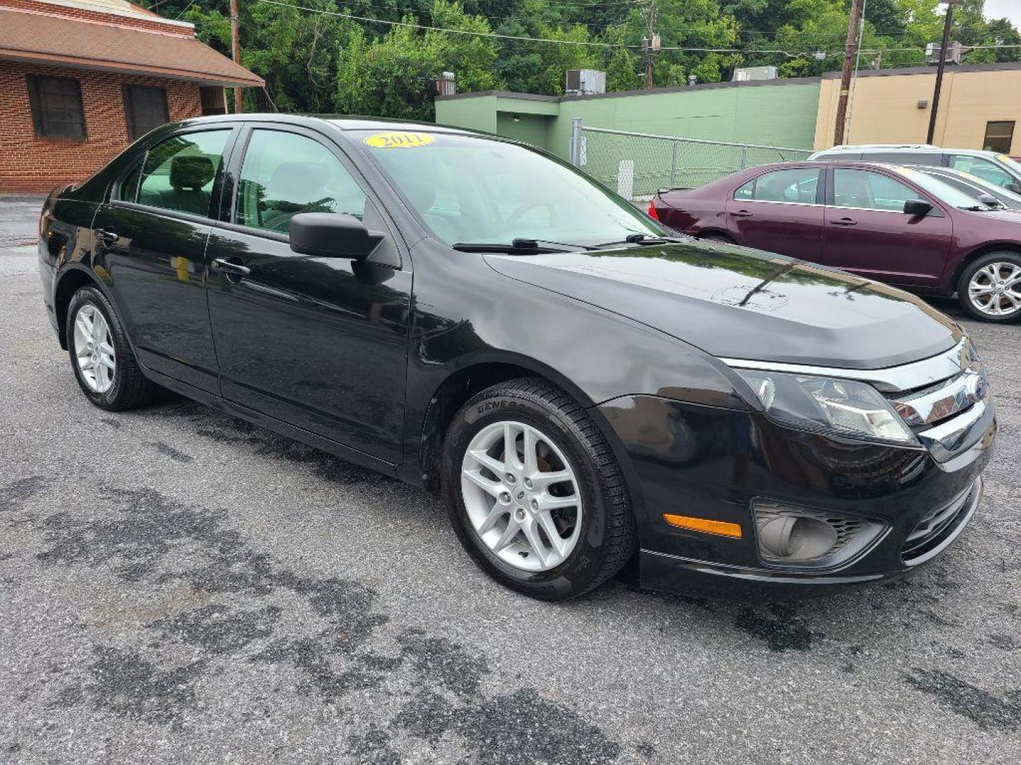 2011 BLACK FORD FUSION S (3FAHP0GAXBR) with an 2.5L engine, Automatic transmission, located at 117 North Cameron Street, Harrisburg, PA, 17101, (717) 963-8962, 40.266762, -76.875259 - WE FINANCE!!! Good Credit/ Bad Credit/ No Credit - ALL Trade-Ins Welcomed!!! ***Guaranteed Credit Approval*** APPLY ONLINE or CALL us TODAY ;) Internet Prices and Marketplace Prices are SPECIAL discounted ***CASH DEALS*** Retail Prices are higher. Please call us to discuss your cash and finan - Photo#6