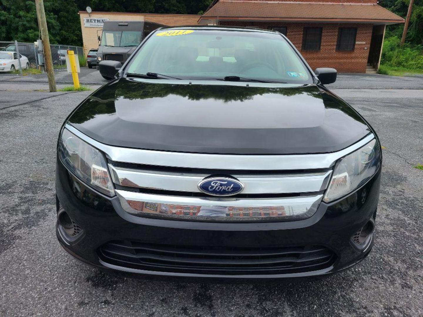 2011 BLACK FORD FUSION S (3FAHP0GAXBR) with an 2.5L engine, Automatic transmission, located at 117 North Cameron Street, Harrisburg, PA, 17101, (717) 963-8962, 40.266762, -76.875259 - WE FINANCE!!! Good Credit/ Bad Credit/ No Credit - ALL Trade-Ins Welcomed!!! ***Guaranteed Credit Approval*** APPLY ONLINE or CALL us TODAY ;) Internet Prices and Marketplace Prices are SPECIAL discounted ***CASH DEALS*** Retail Prices are higher. Please call us to discuss your cash and finan - Photo#7