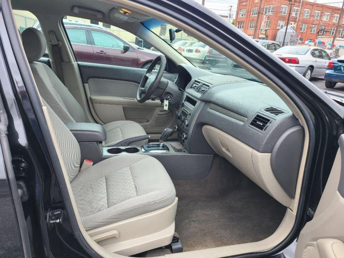 2011 BLACK FORD FUSION S (3FAHP0GAXBR) with an 2.5L engine, Automatic transmission, located at 117 North Cameron Street, Harrisburg, PA, 17101, (717) 963-8962, 40.266762, -76.875259 - WE FINANCE!!! Good Credit/ Bad Credit/ No Credit - ALL Trade-Ins Welcomed!!! ***Guaranteed Credit Approval*** APPLY ONLINE or CALL us TODAY ;) Internet Prices and Marketplace Prices are SPECIAL discounted ***CASH DEALS*** Retail Prices are higher. Please call us to discuss your cash and finan - Photo#8