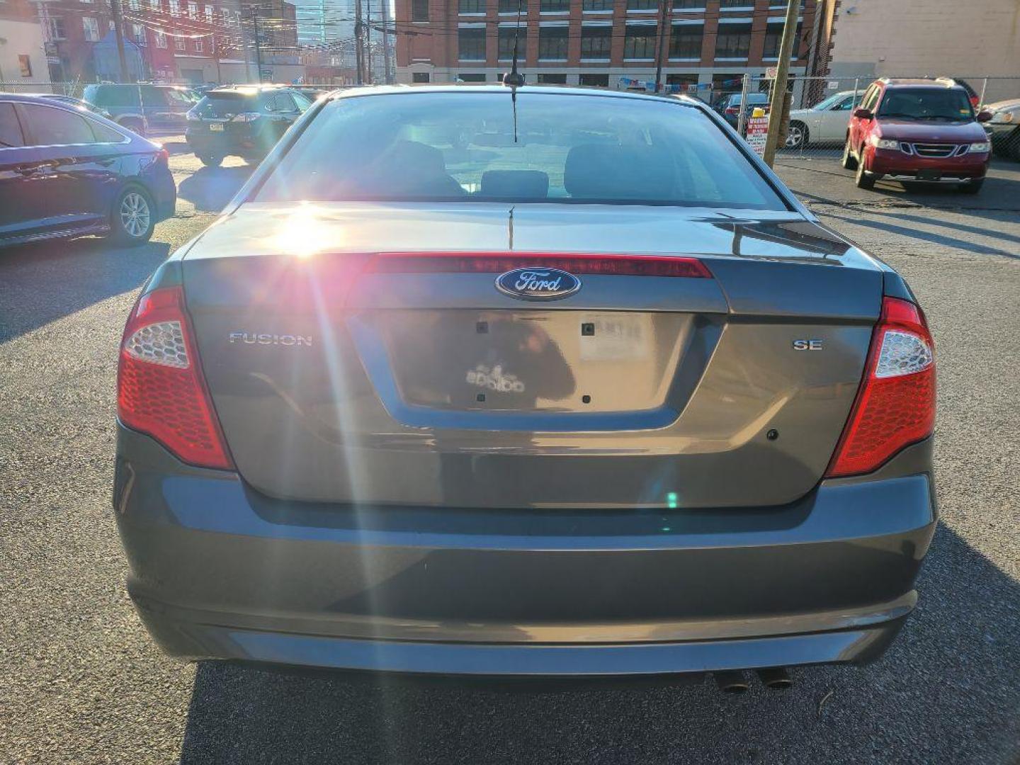 2011 GRAY FORD FUSION SE (3FAHP0HA0BR) with an 2.5L engine, Automatic transmission, located at 117 North Cameron Street, Harrisburg, PA, 17101, (717) 963-8962, 40.266762, -76.875259 - WE FINANCE!!! Good Credit/ Bad Credit/ No Credit - ALL Trade-Ins Welcomed!!! ***Guaranteed Credit Approval*** APPLY ONLINE or CALL us TODAY ;) Internet Prices and Marketplace Prices are SPECIAL discounted ***CASH DEALS*** Retail Prices are higher. Please call us to discuss your cash and finan - Photo#3